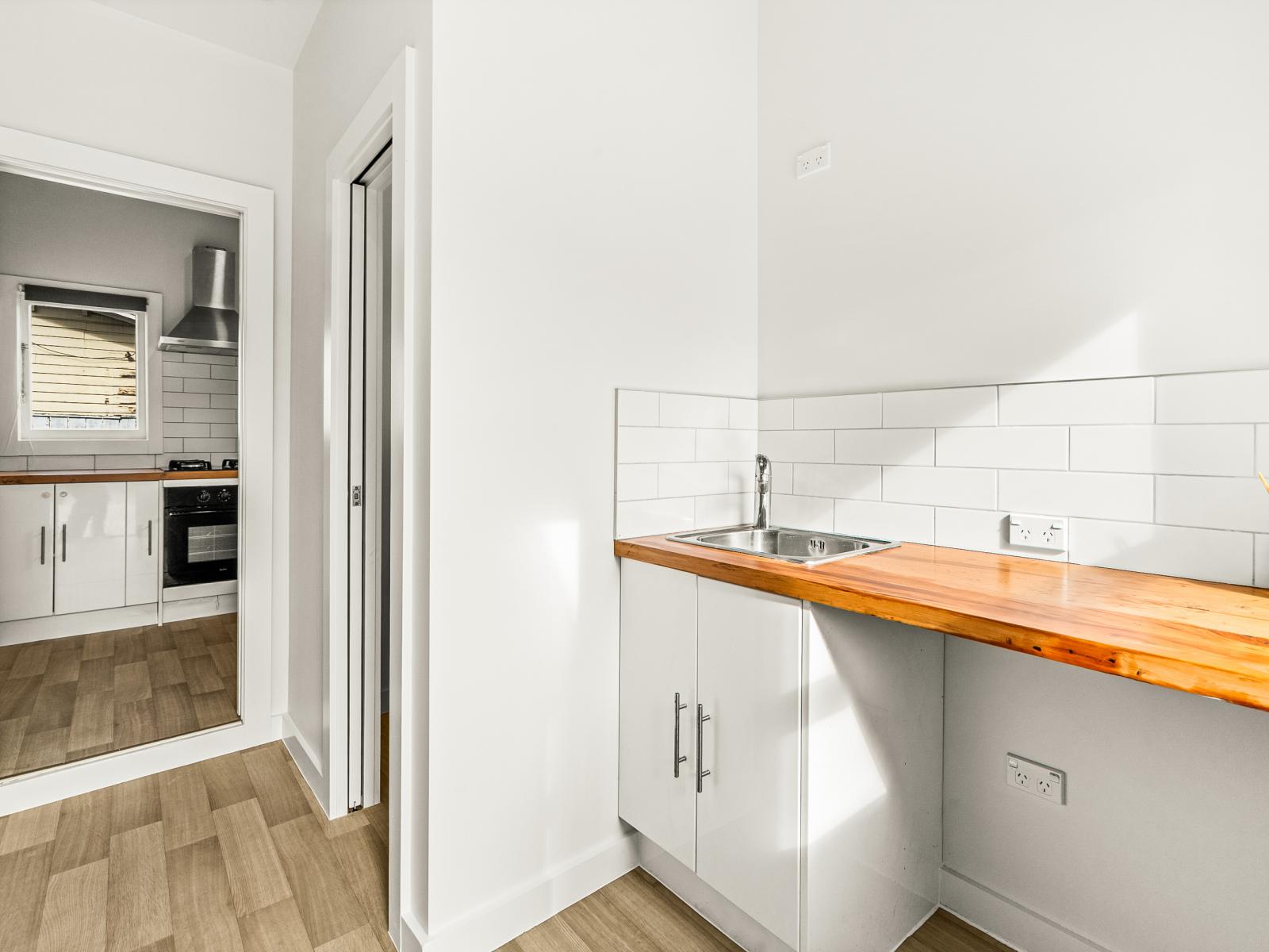 701 Buller Street, Akina
