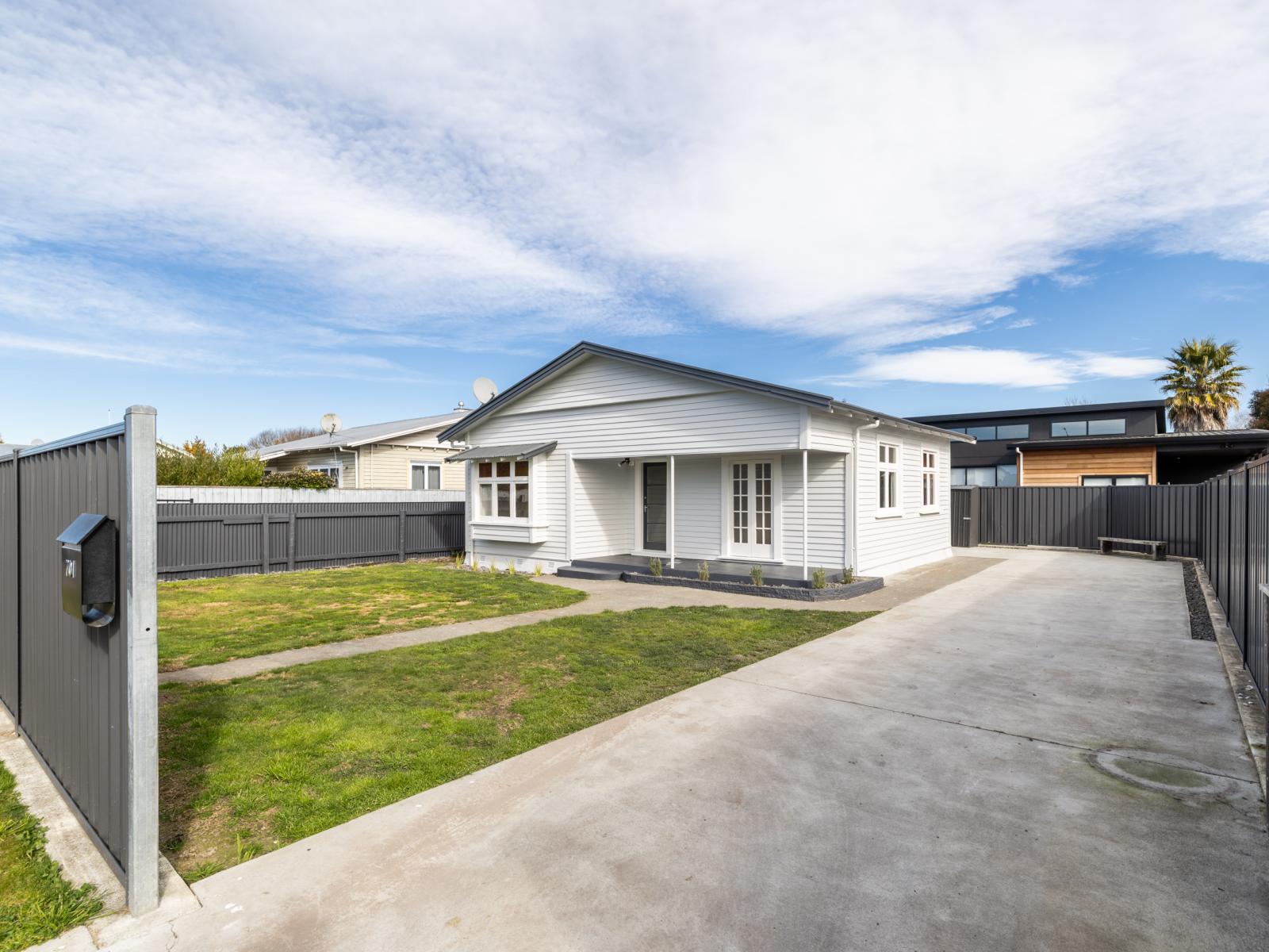 701 Buller Street, Akina