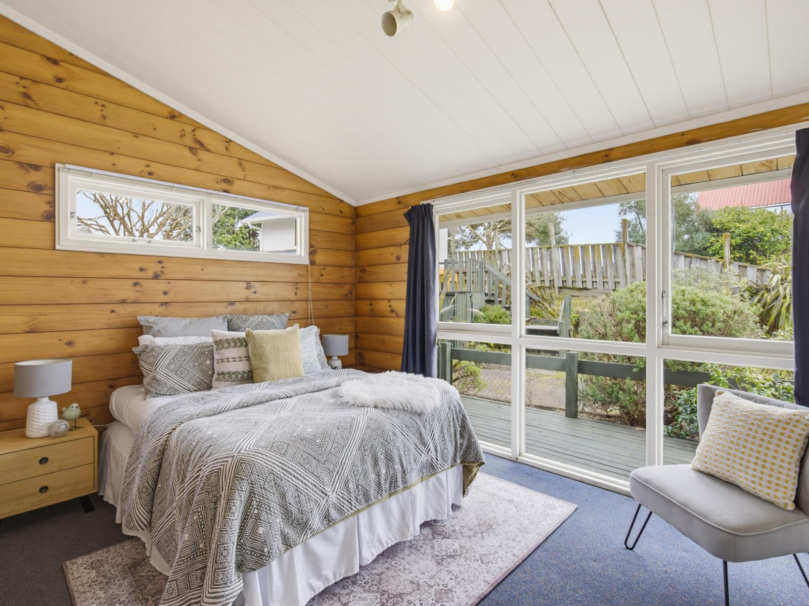 10 Bahama Crescent, Paraparaumu Beach