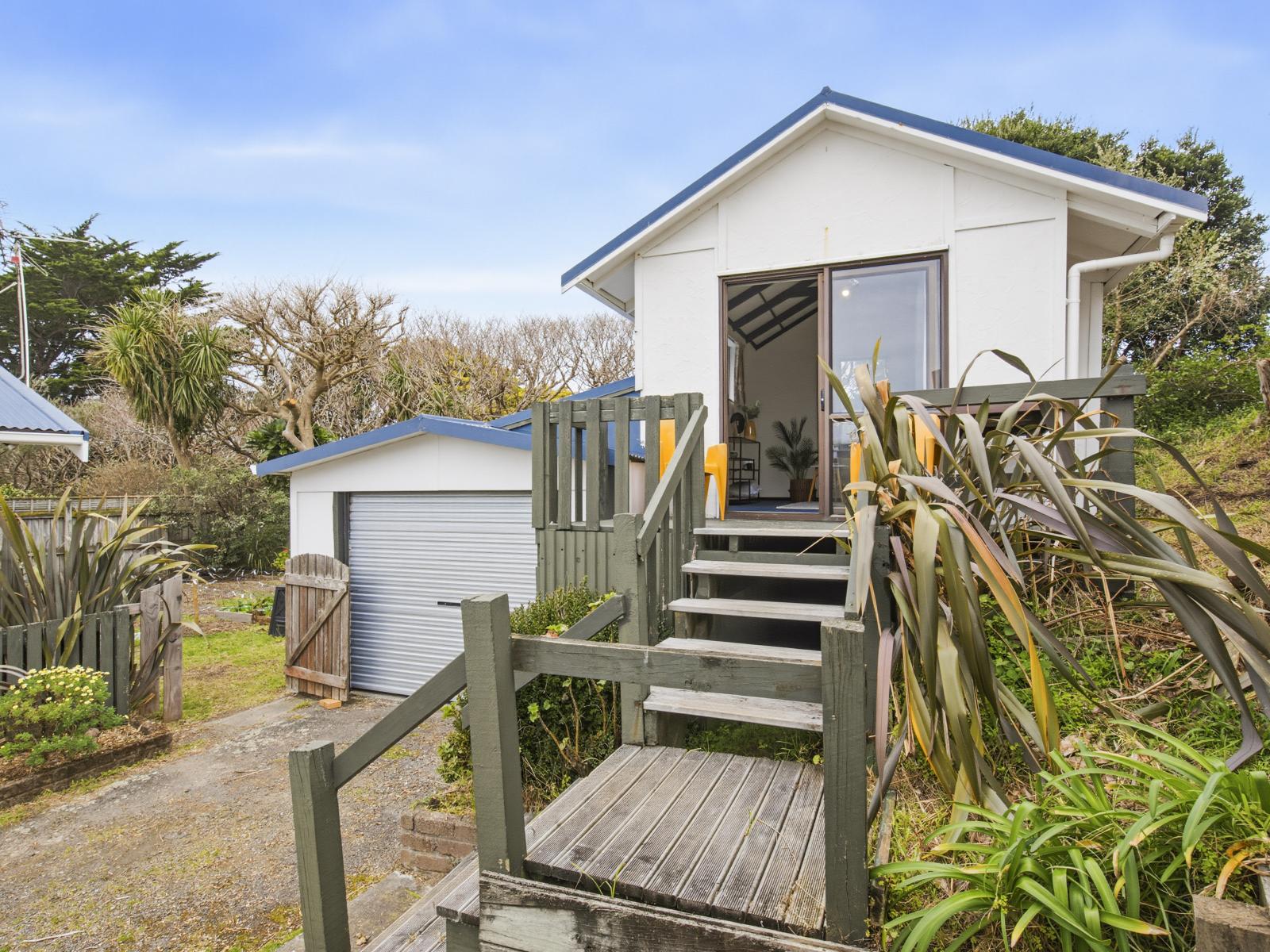 10 Bahama Crescent, Paraparaumu Beach