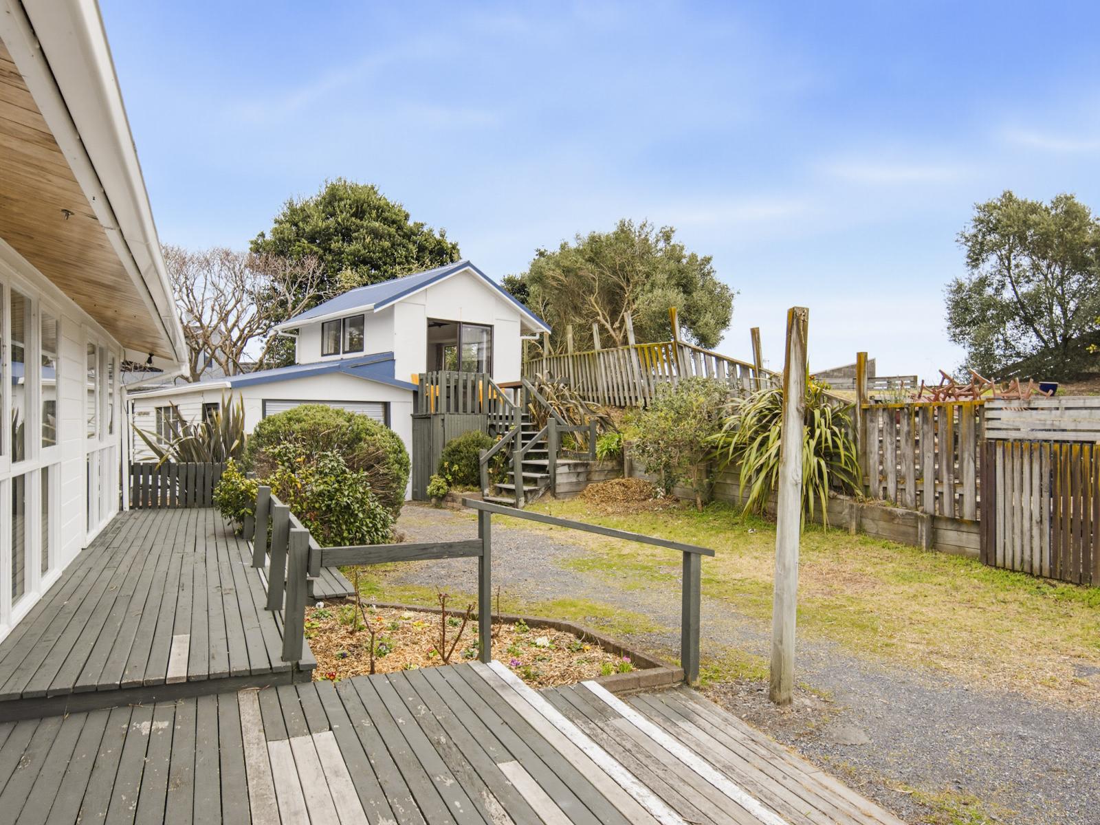 10 Bahama Crescent, Paraparaumu Beach