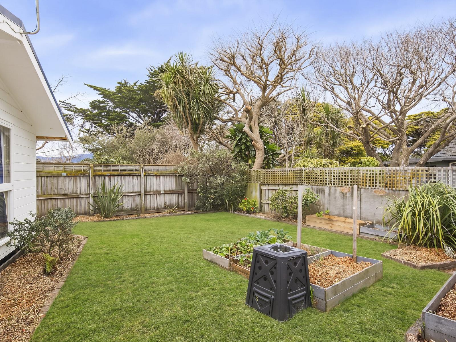 10 Bahama Crescent, Paraparaumu Beach
