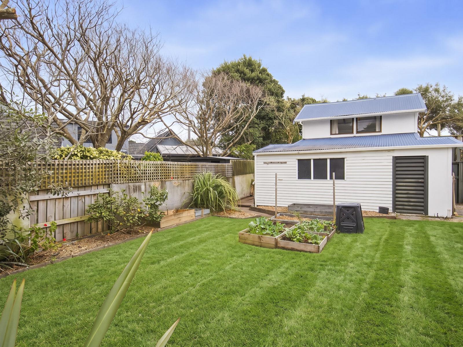 10 Bahama Crescent, Paraparaumu Beach