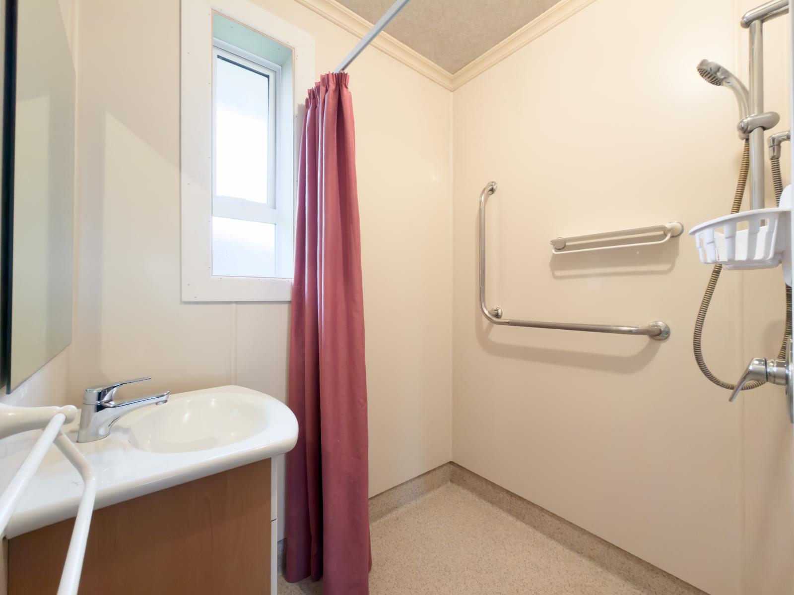 3 Paisley Court, Kew
