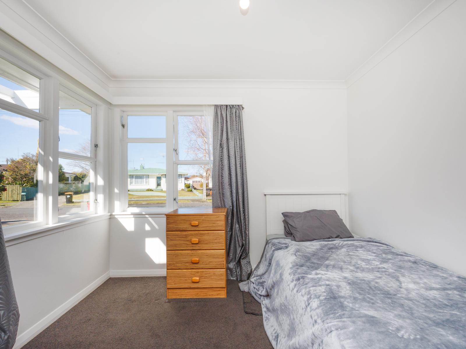 24 Kent Crescent, Awapuni