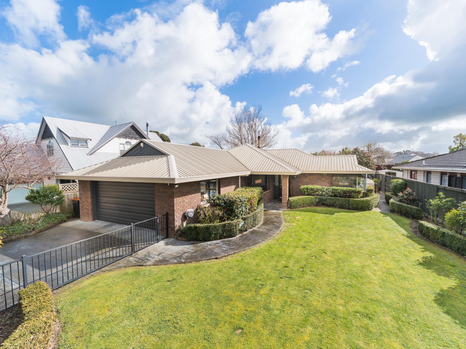 108 John F Kennedy Drive, Milson