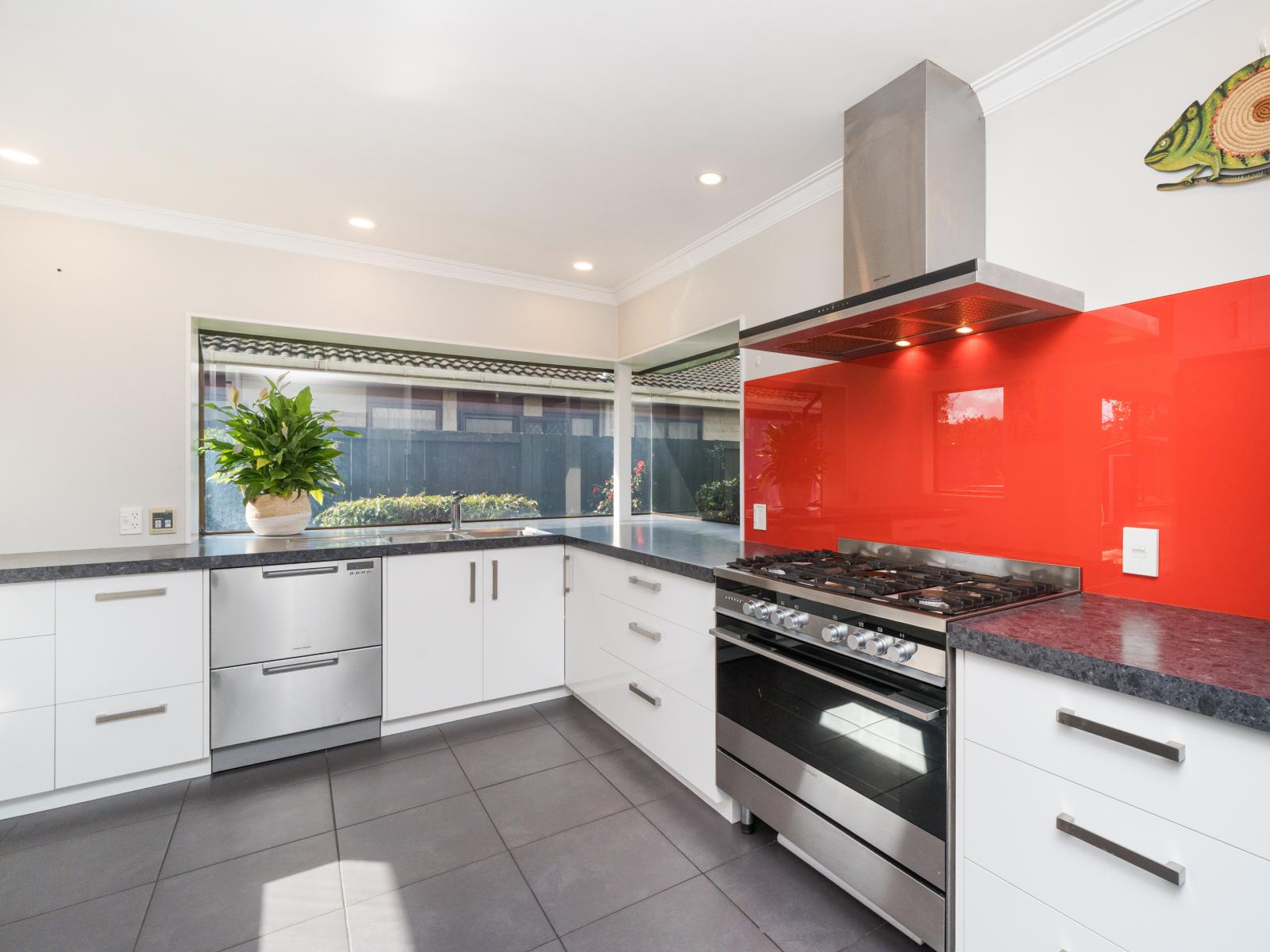 108 John F Kennedy Drive, Milson