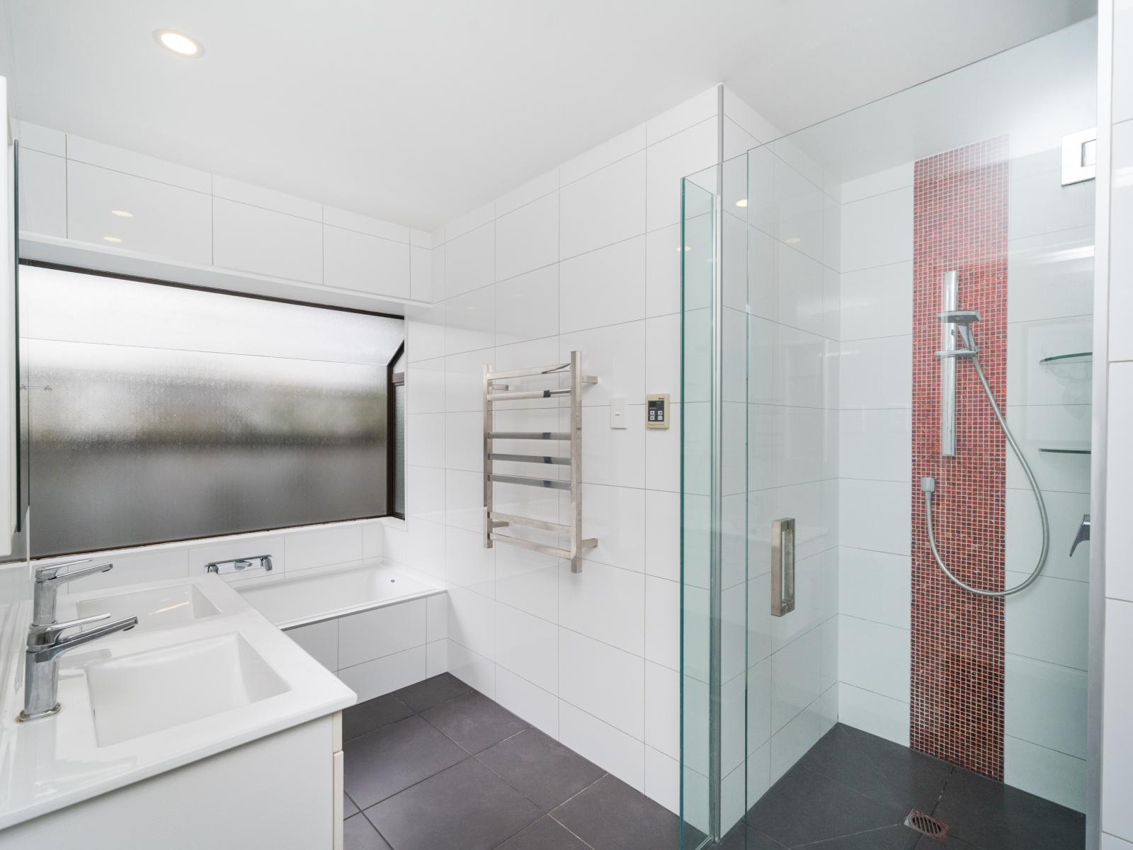 108 John F Kennedy Drive, Milson