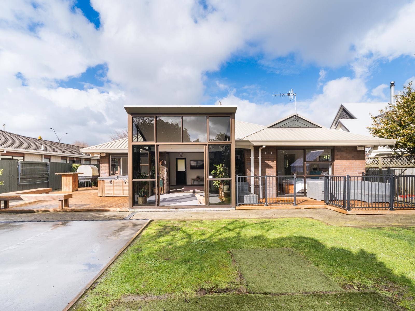 108 John F Kennedy Drive, Milson