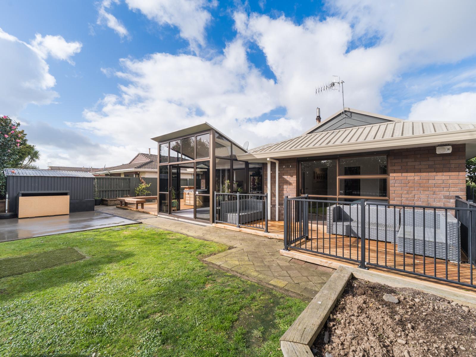 108 John F Kennedy Drive, Milson
