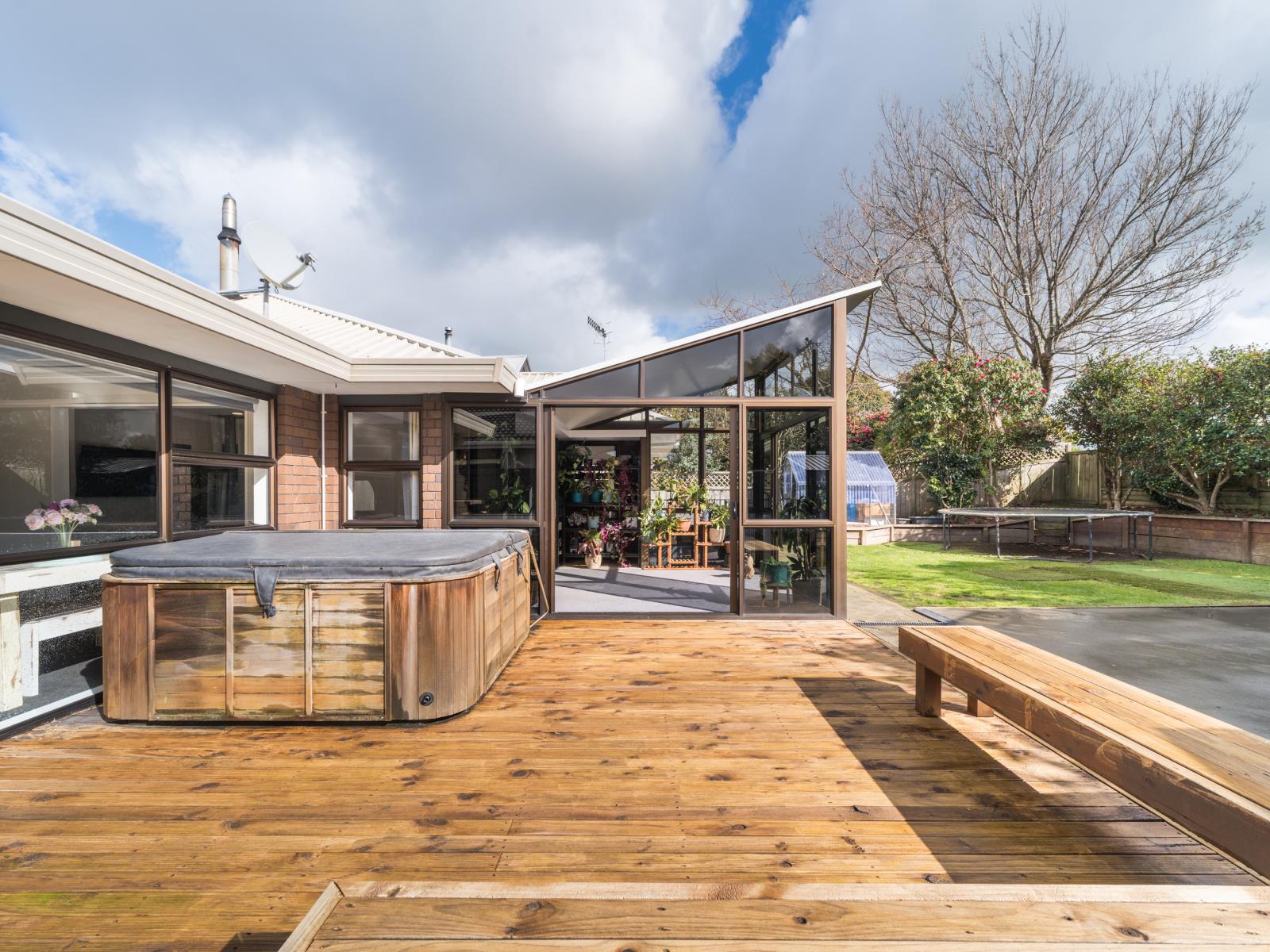 108 John F Kennedy Drive, Milson