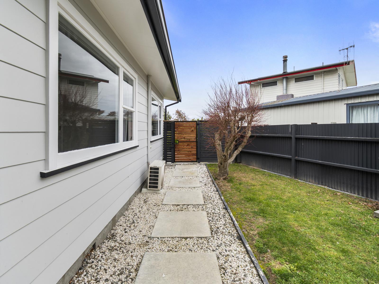 9 Abraham Crescent, Milson