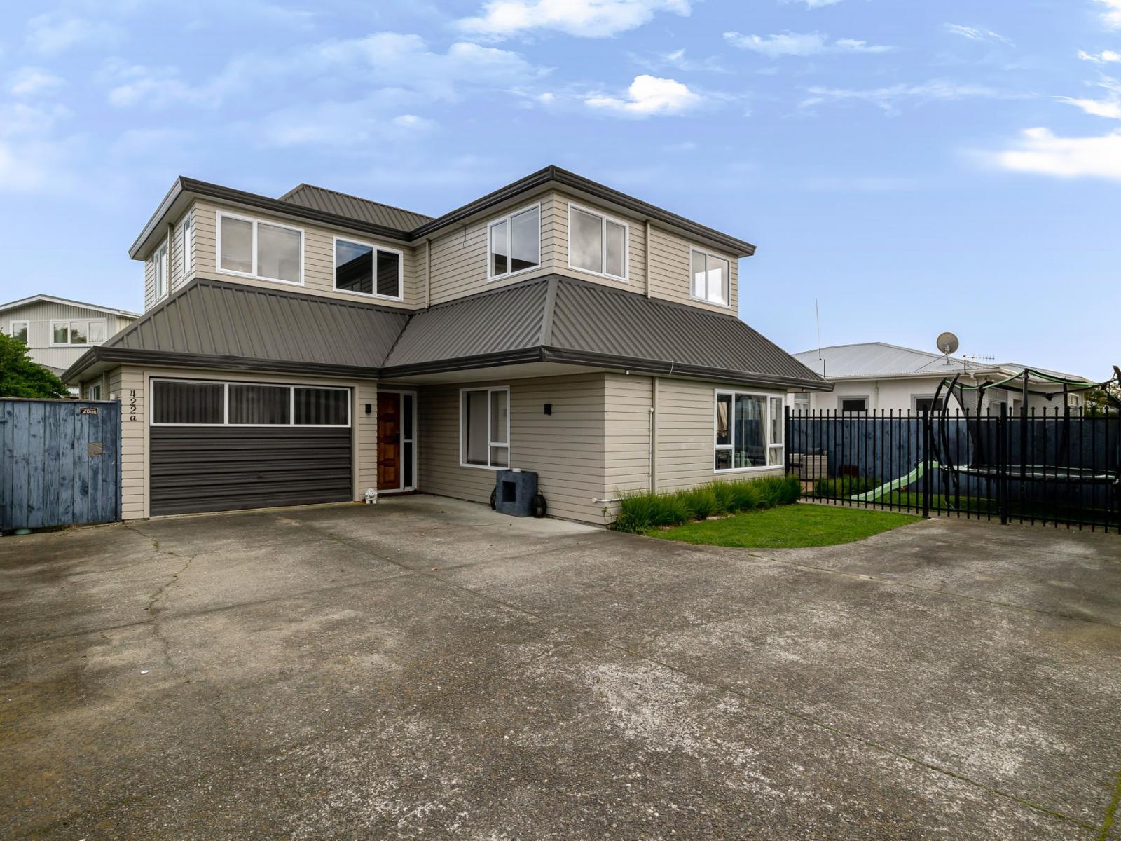 422a Botanical Road, West End
