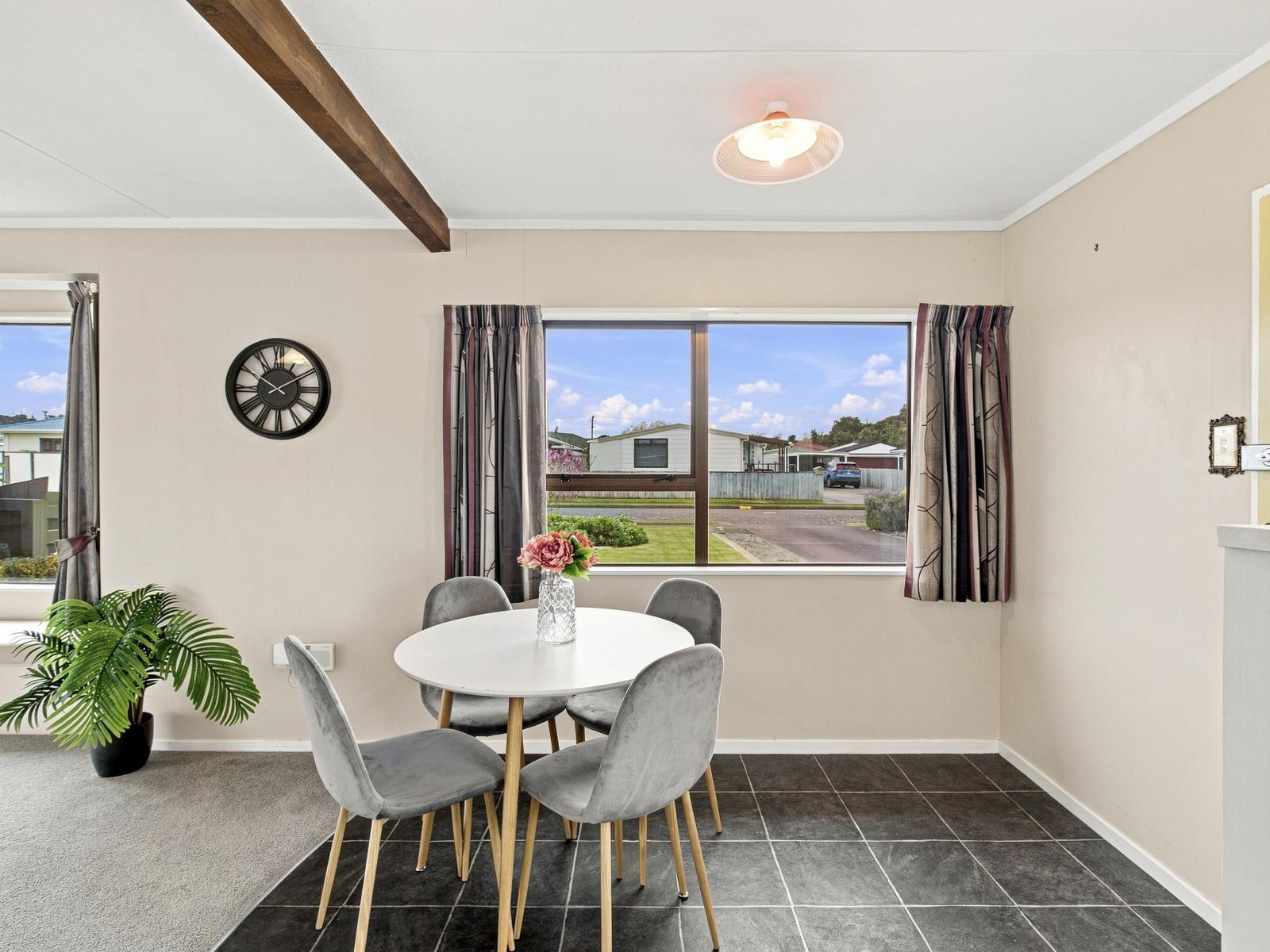 14 Warwick Place, Springvale