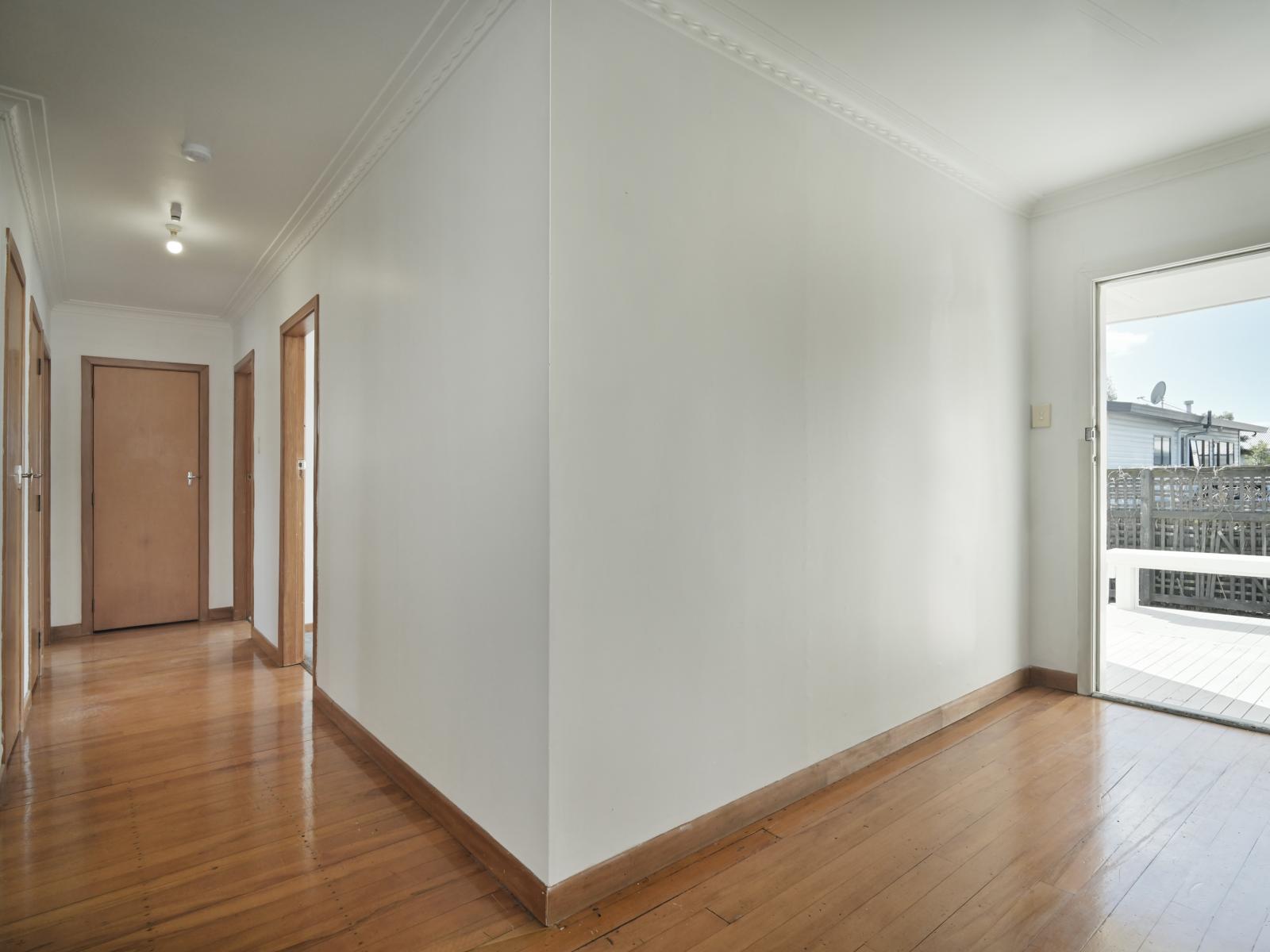702E Park Road South, Akina