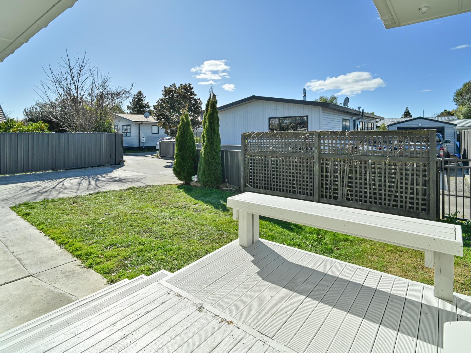 702E Park Road South, Akina