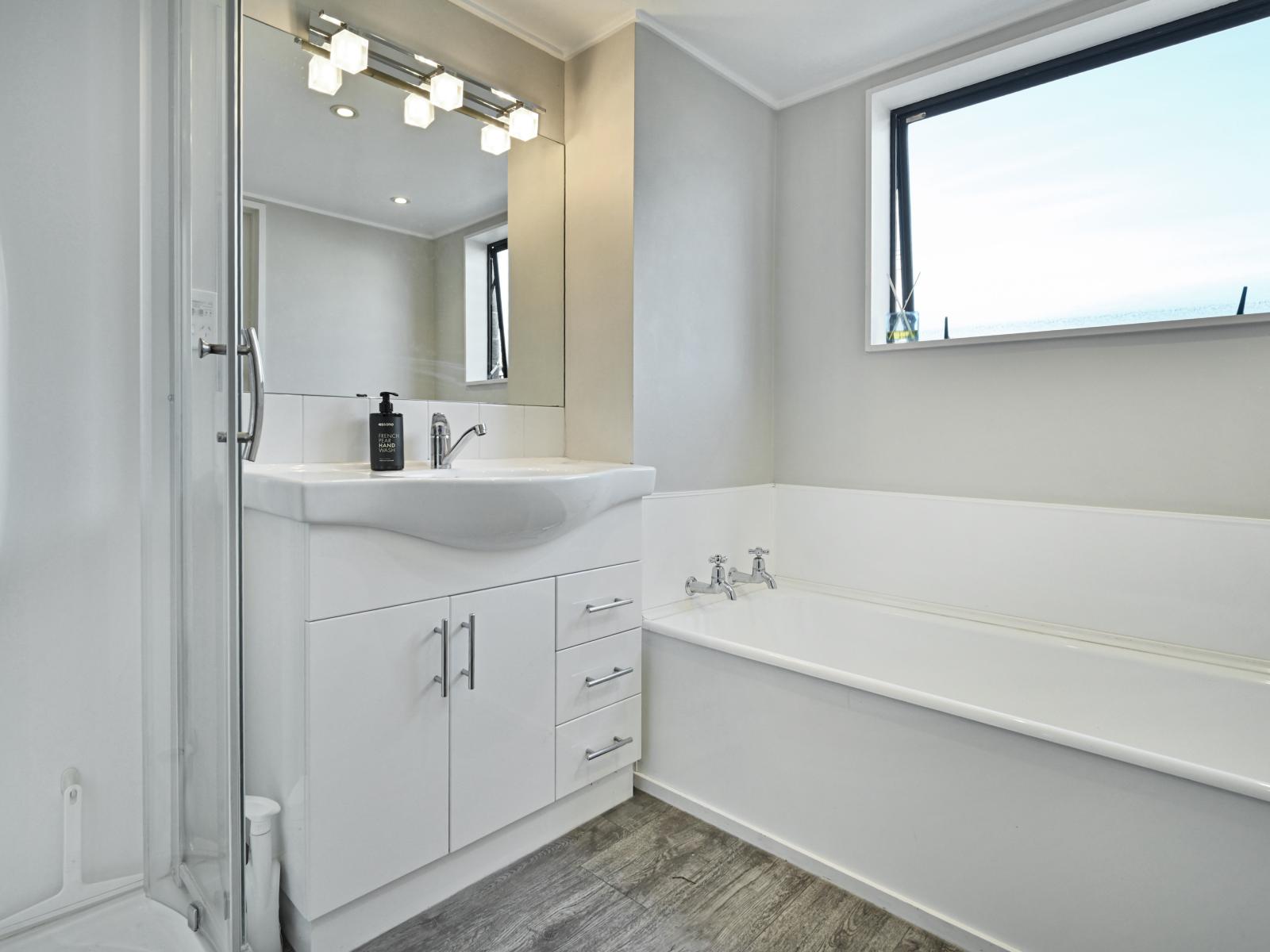 1014A Tomoana Road, Mahora