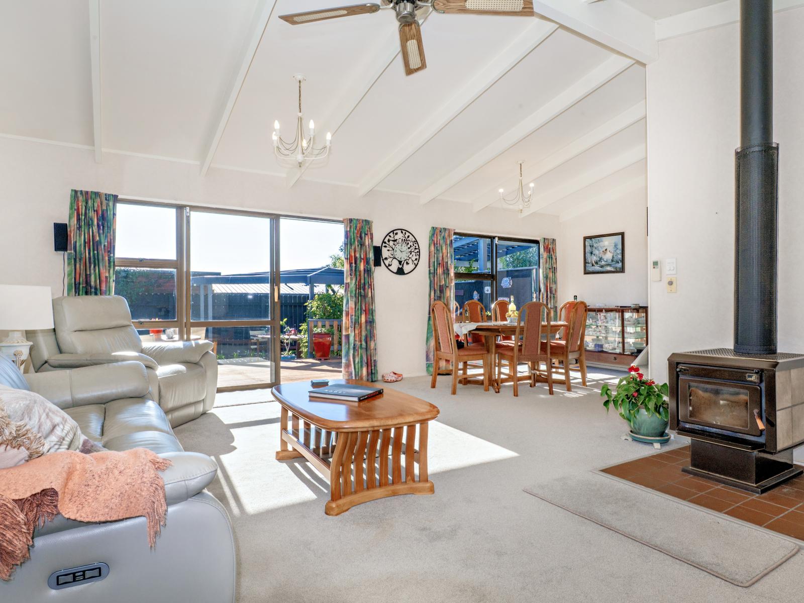 6 The Glebe, Coastlands