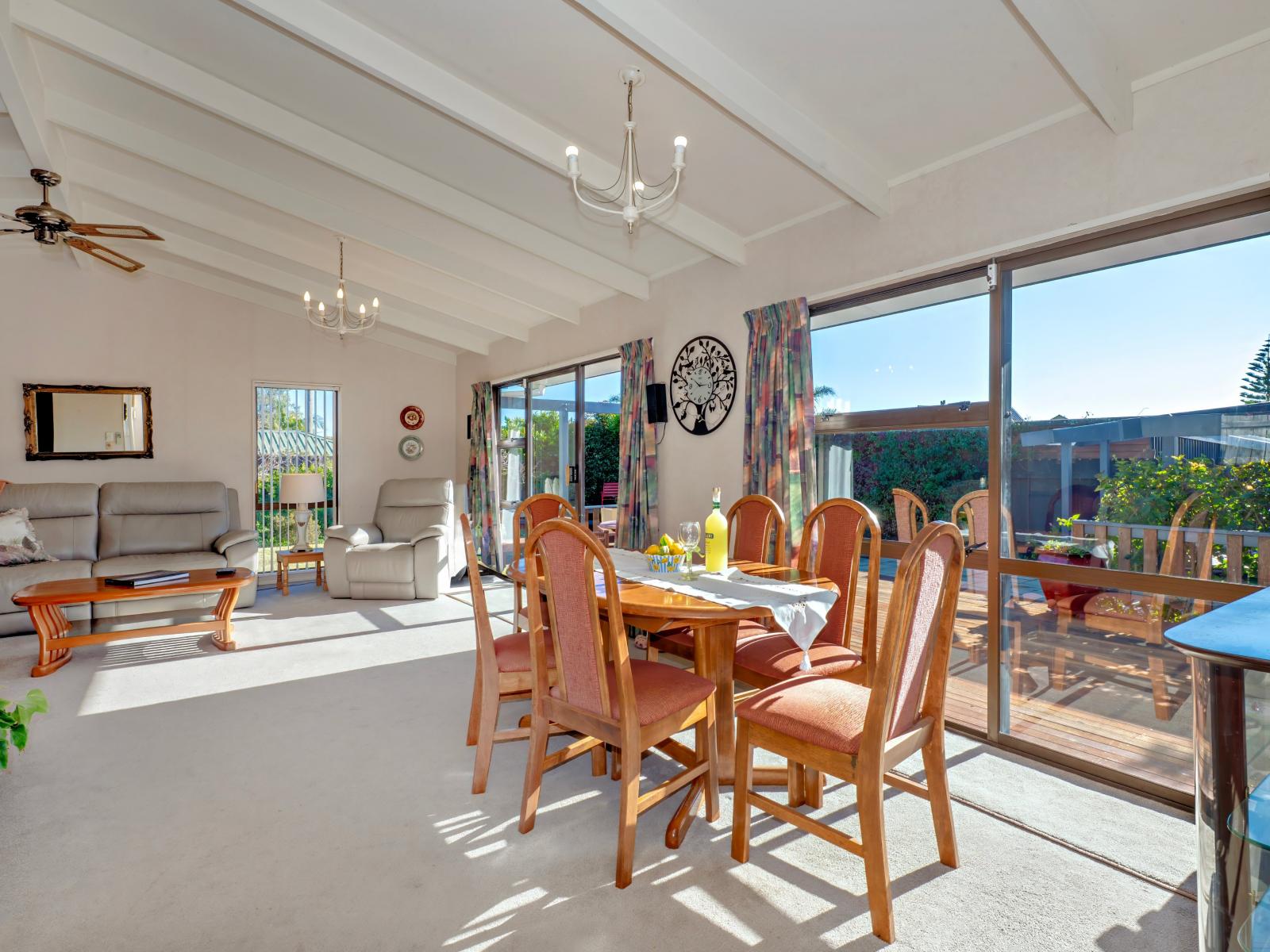 6 The Glebe, Coastlands
