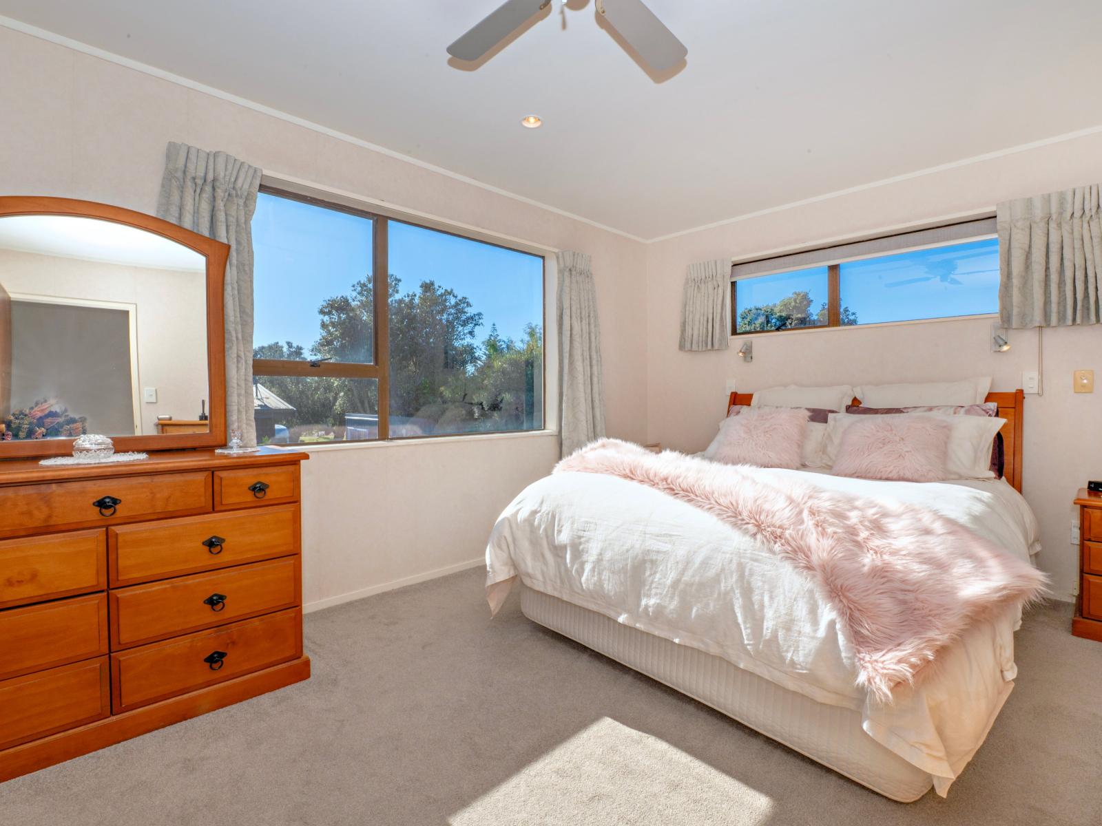 6 The Glebe, Coastlands