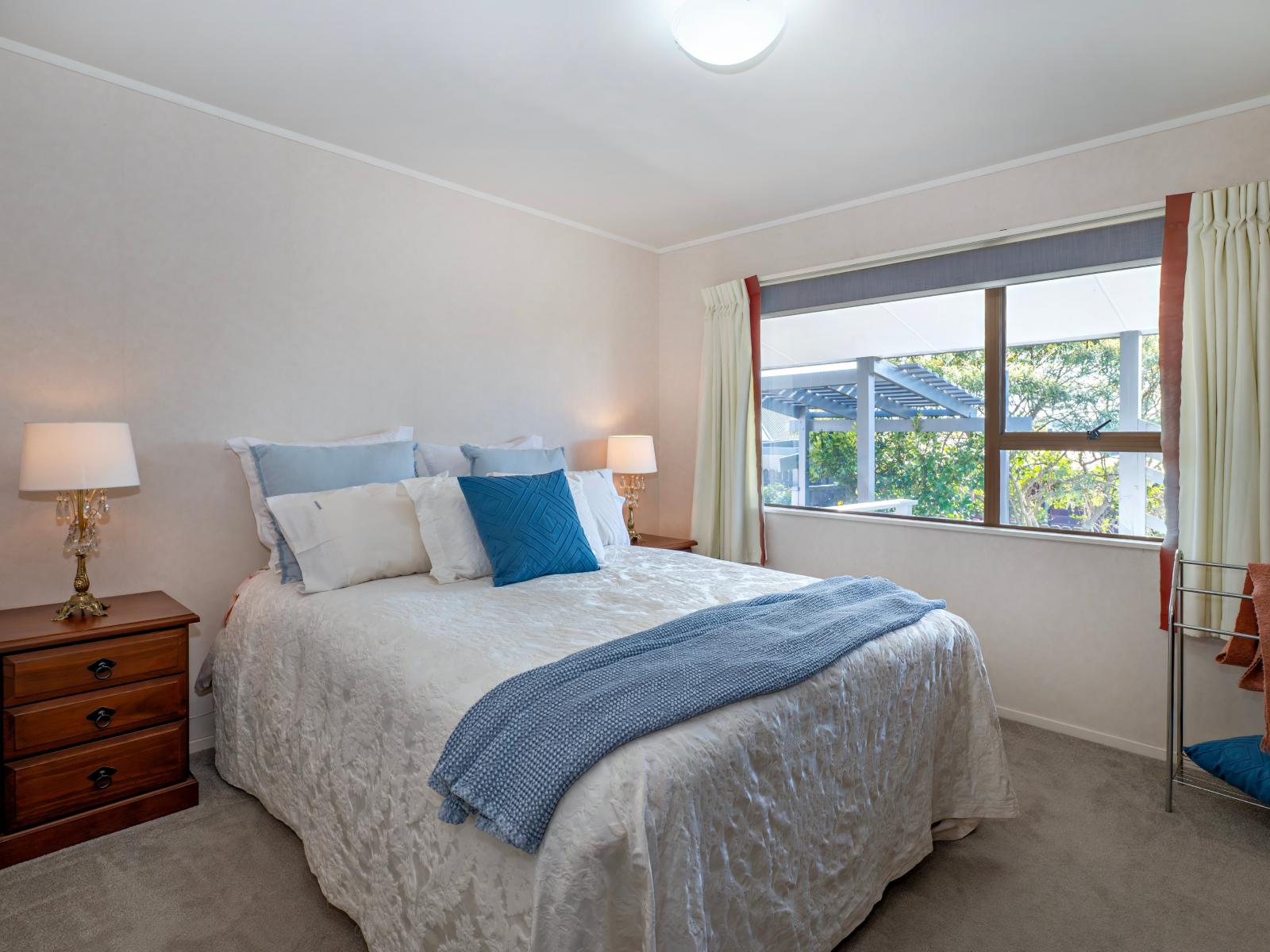 6 The Glebe, Coastlands