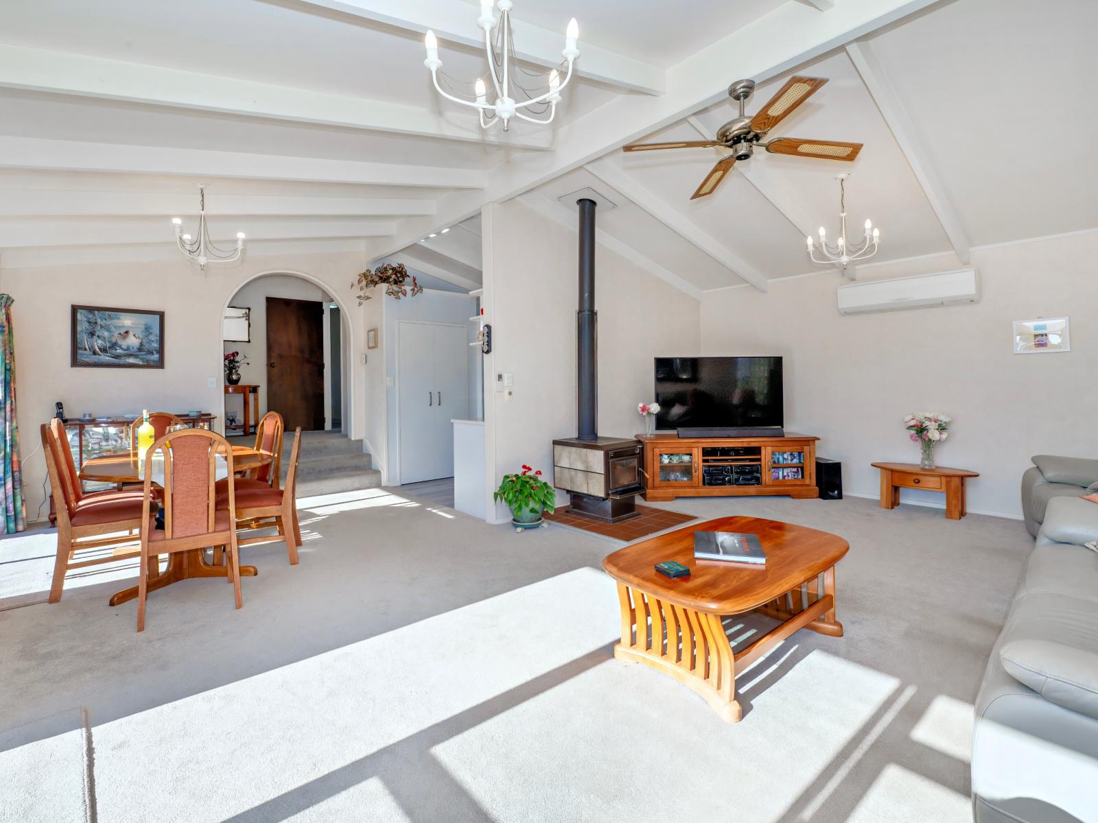 6 The Glebe, Coastlands