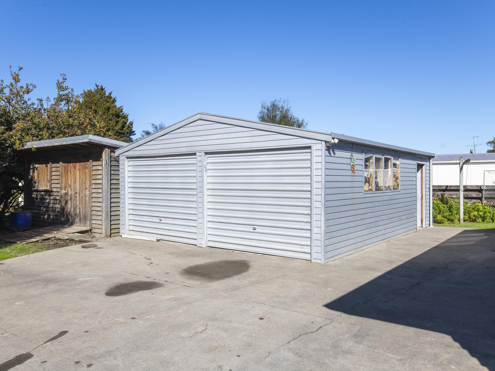 2 Lytton Road, Riverdale