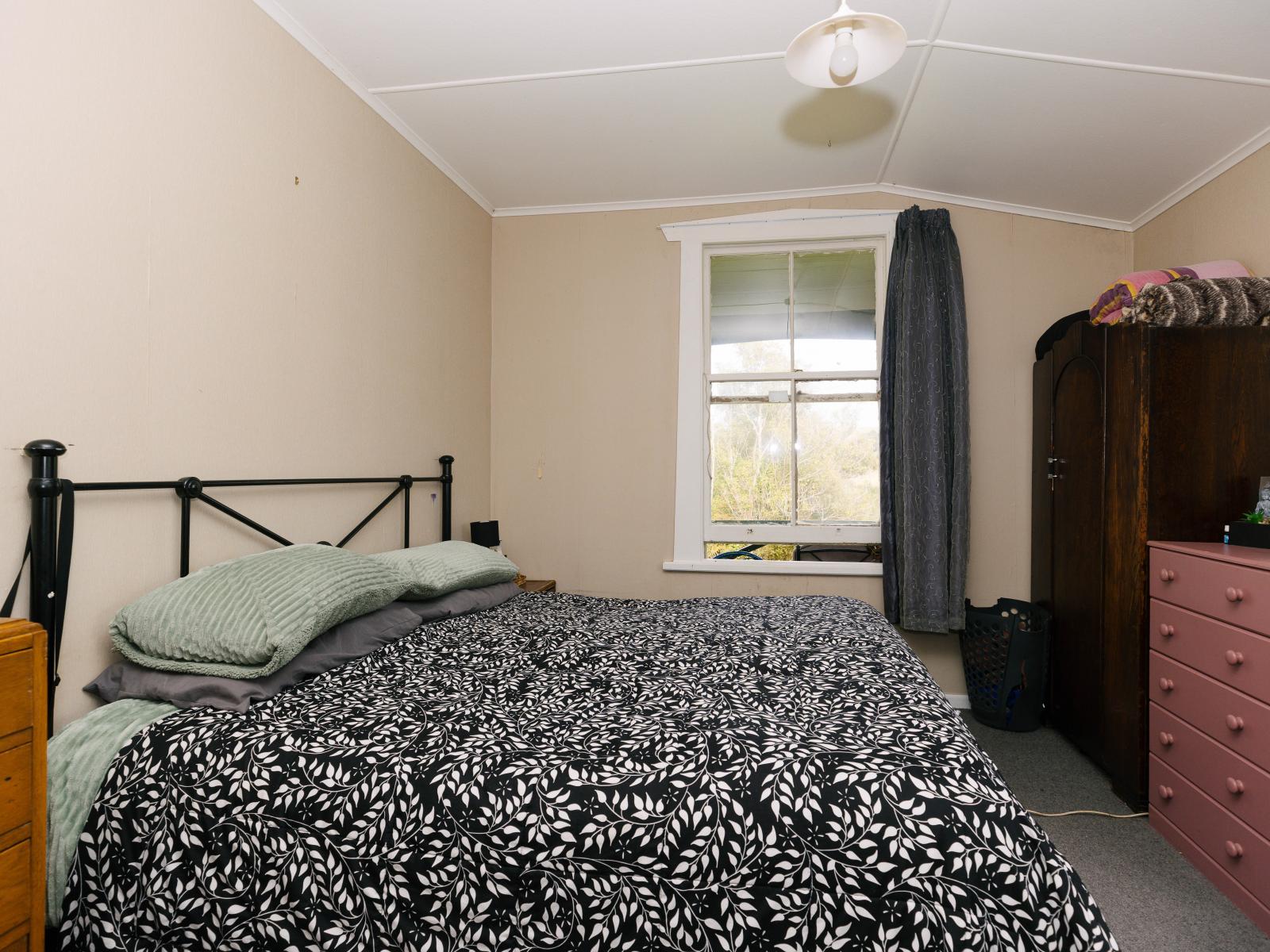 2192 Omana Road, Pukehuia