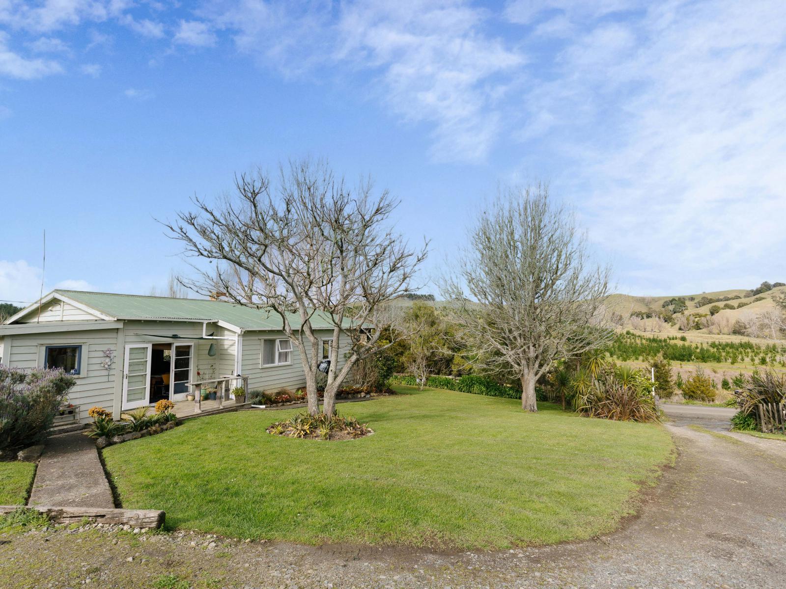2192 Omana Road, Pukehuia