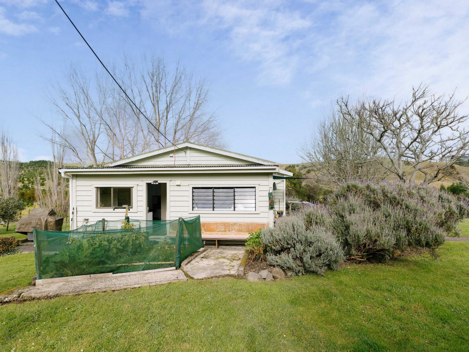 2192 Omana Road, Pukehuia
