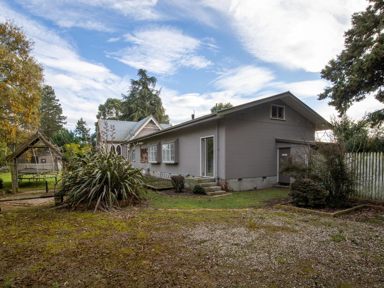 2 Adams Road, Greendale