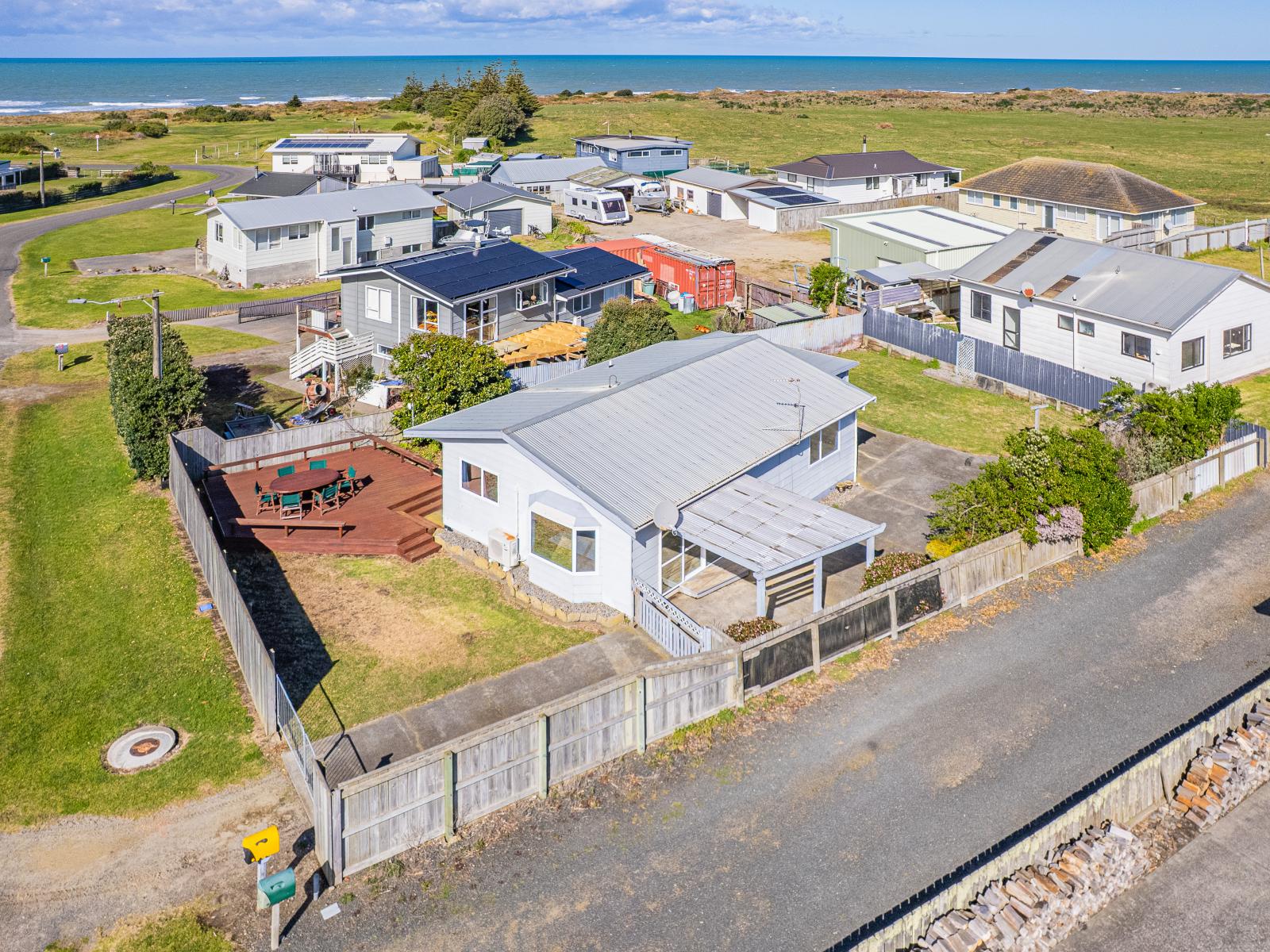 25 Nukumaru Parade, Waiinu Beach