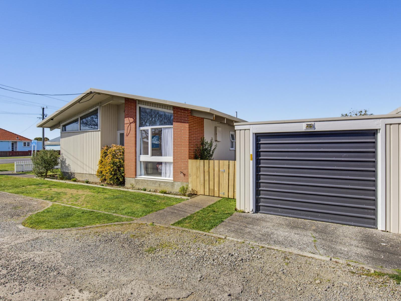 556 Queen Street East, Levin