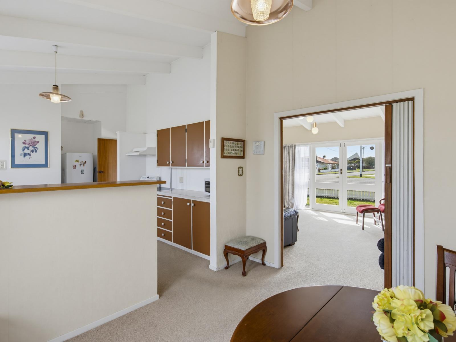 556 Queen Street East, Levin