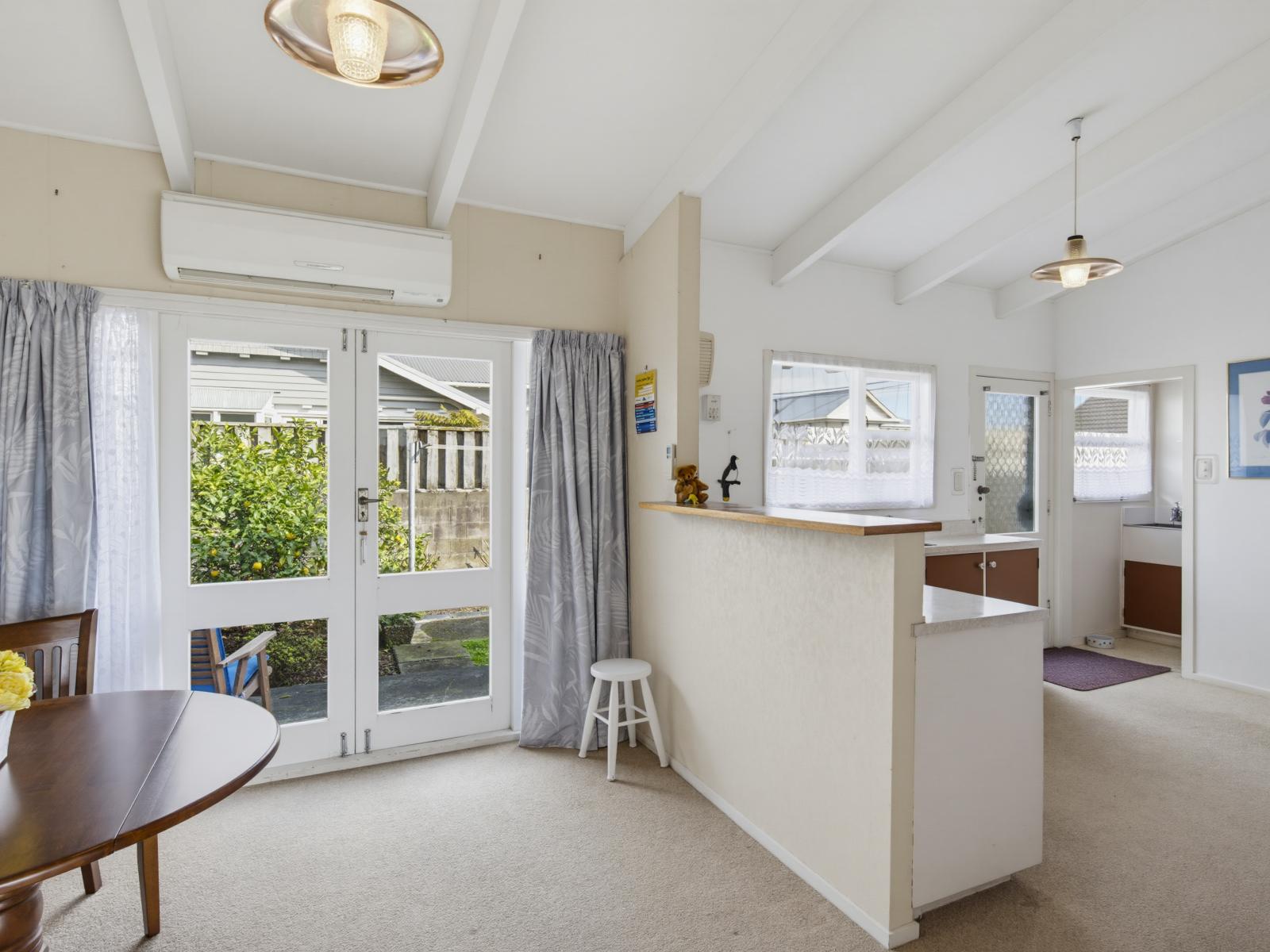 556 Queen Street East, Levin
