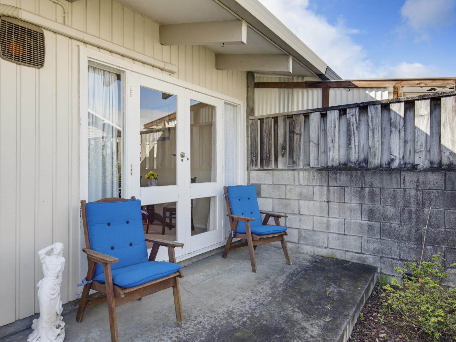 556 Queen Street East, Levin