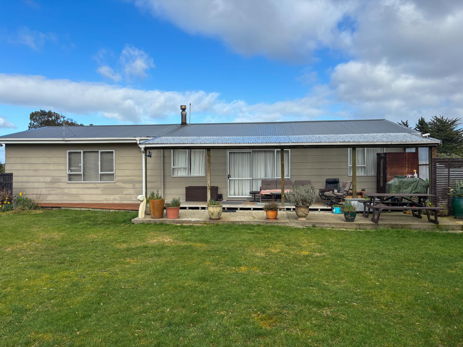 452 McQuarrie Street, Tisbury