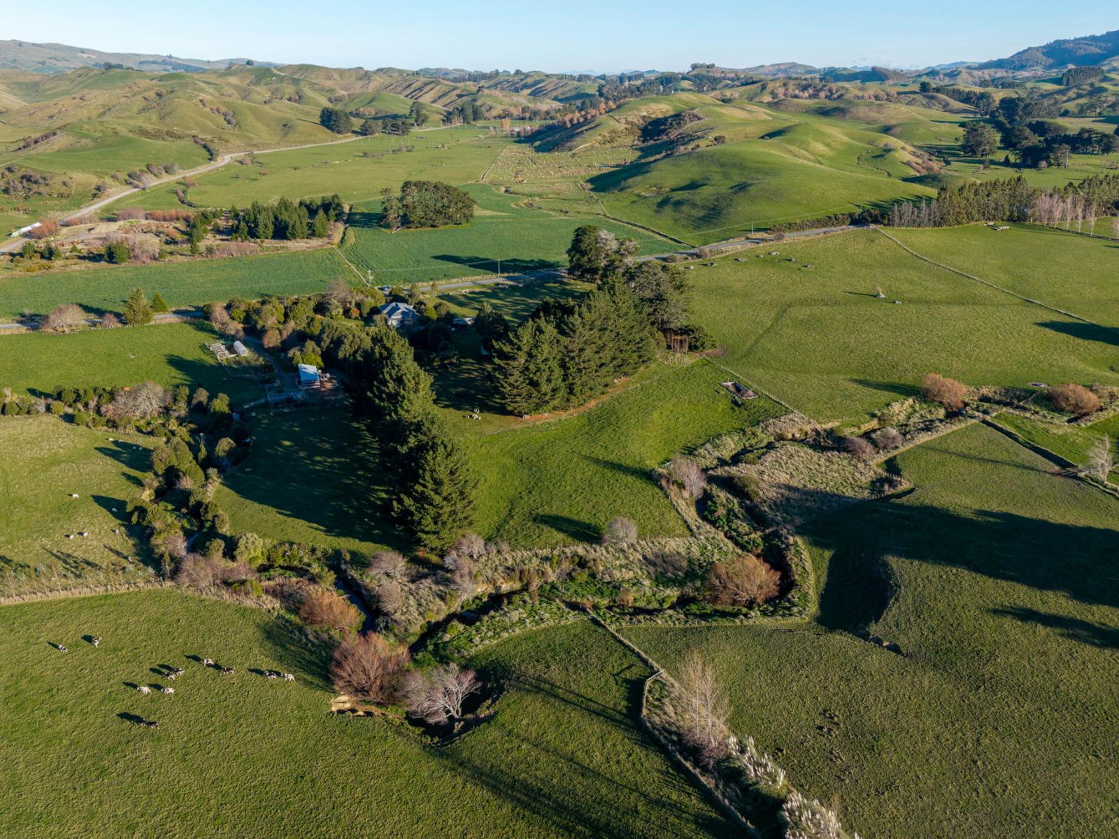 Opaki Kaiparoro, Hastwell, Eketahuna