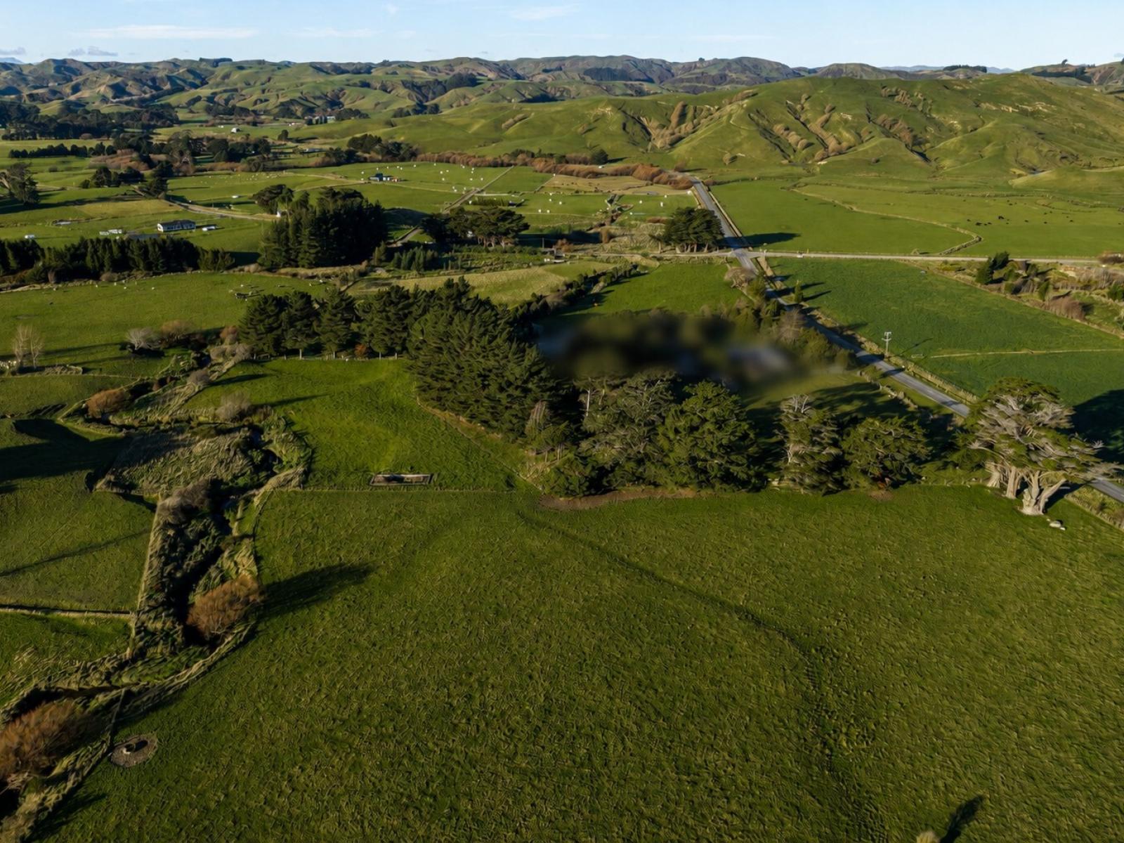 Opaki Kaiparoro, Hastwell, Eketahuna