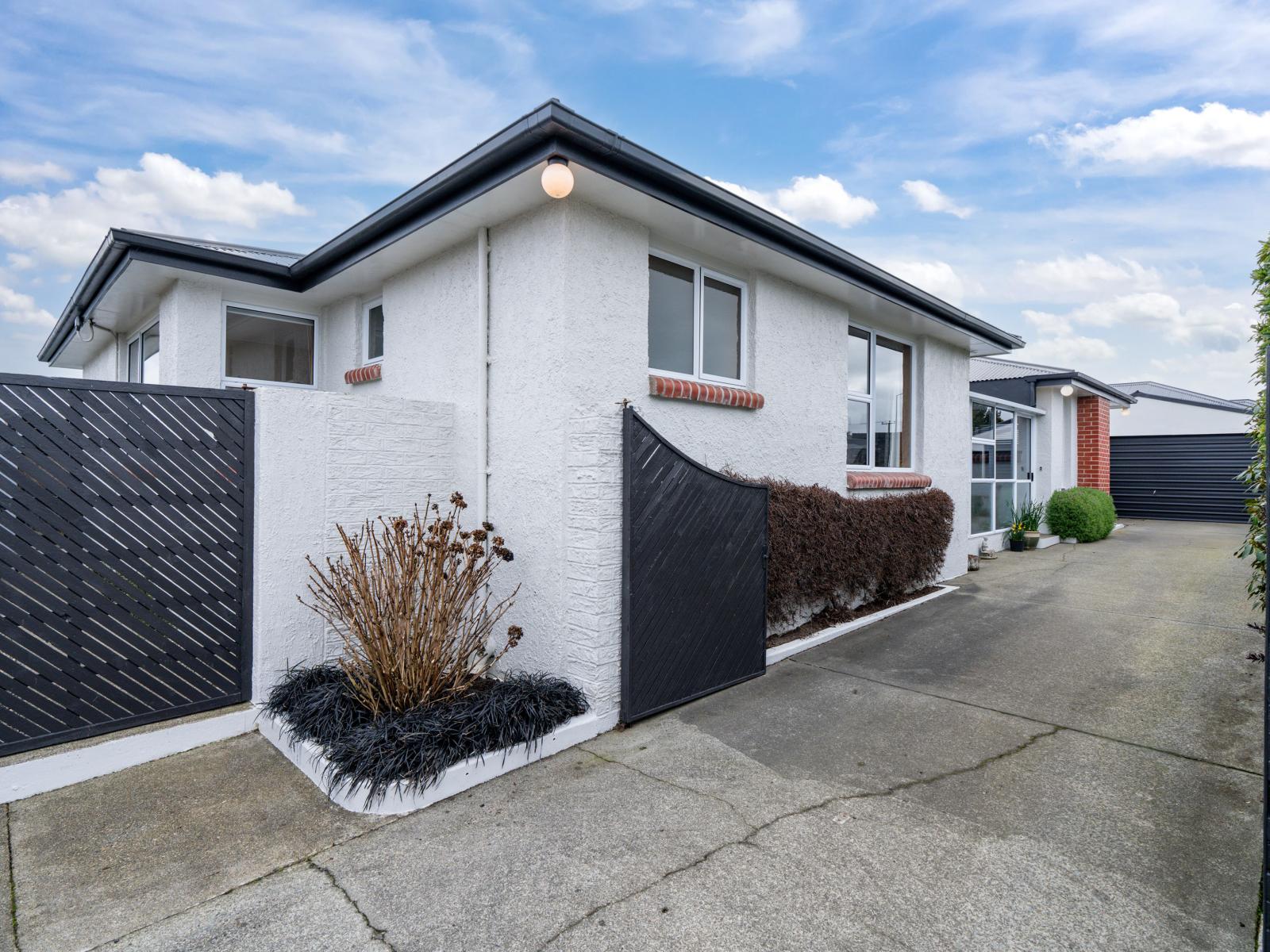 70 Helmsdale Street, Waverley