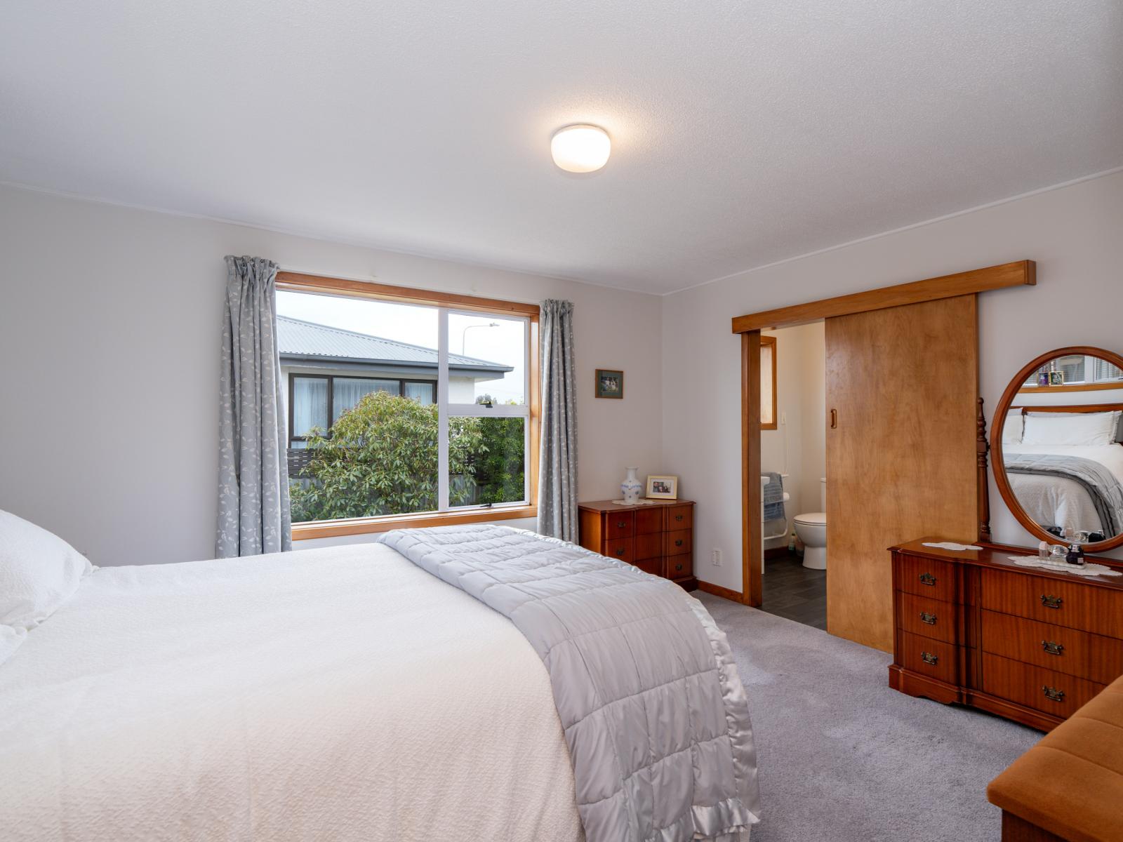 70 Helmsdale Street, Waverley