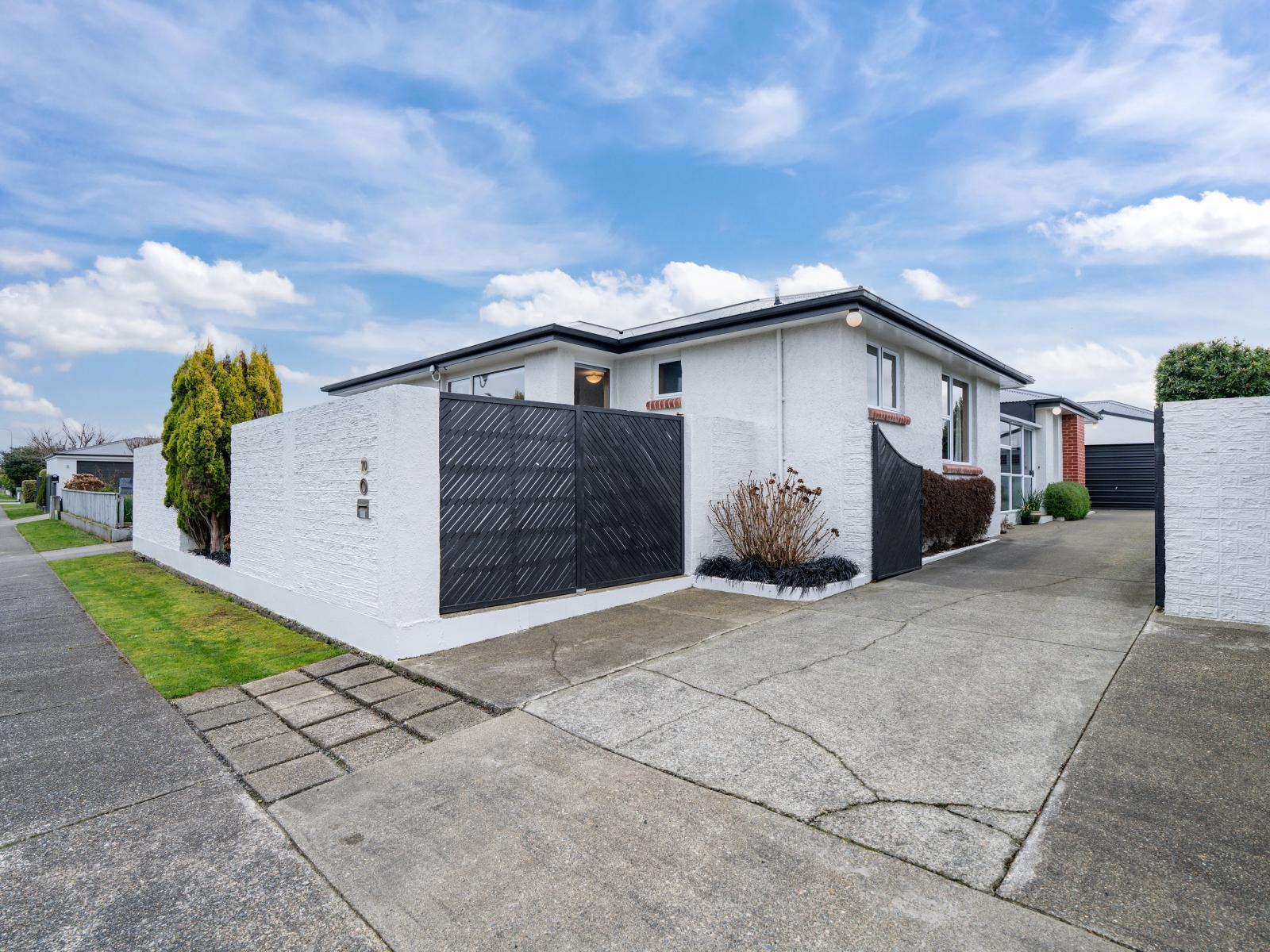 70 Helmsdale Street, Waverley