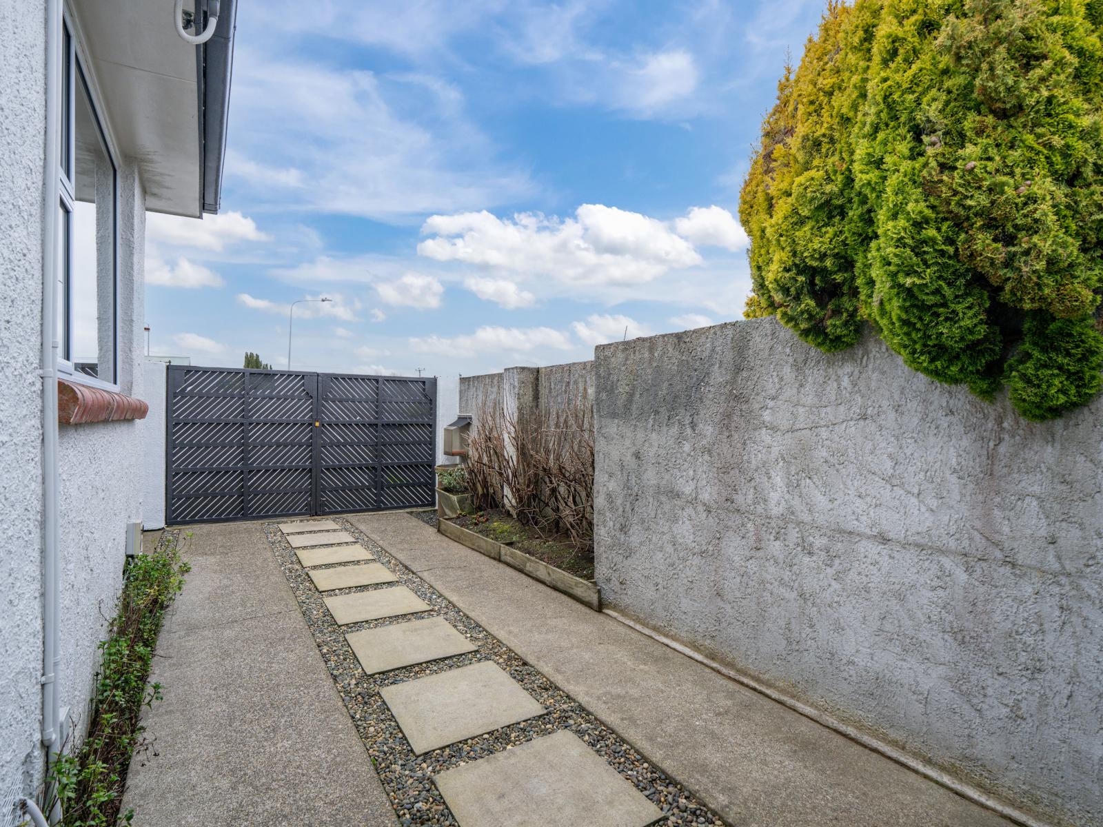 70 Helmsdale Street, Waverley