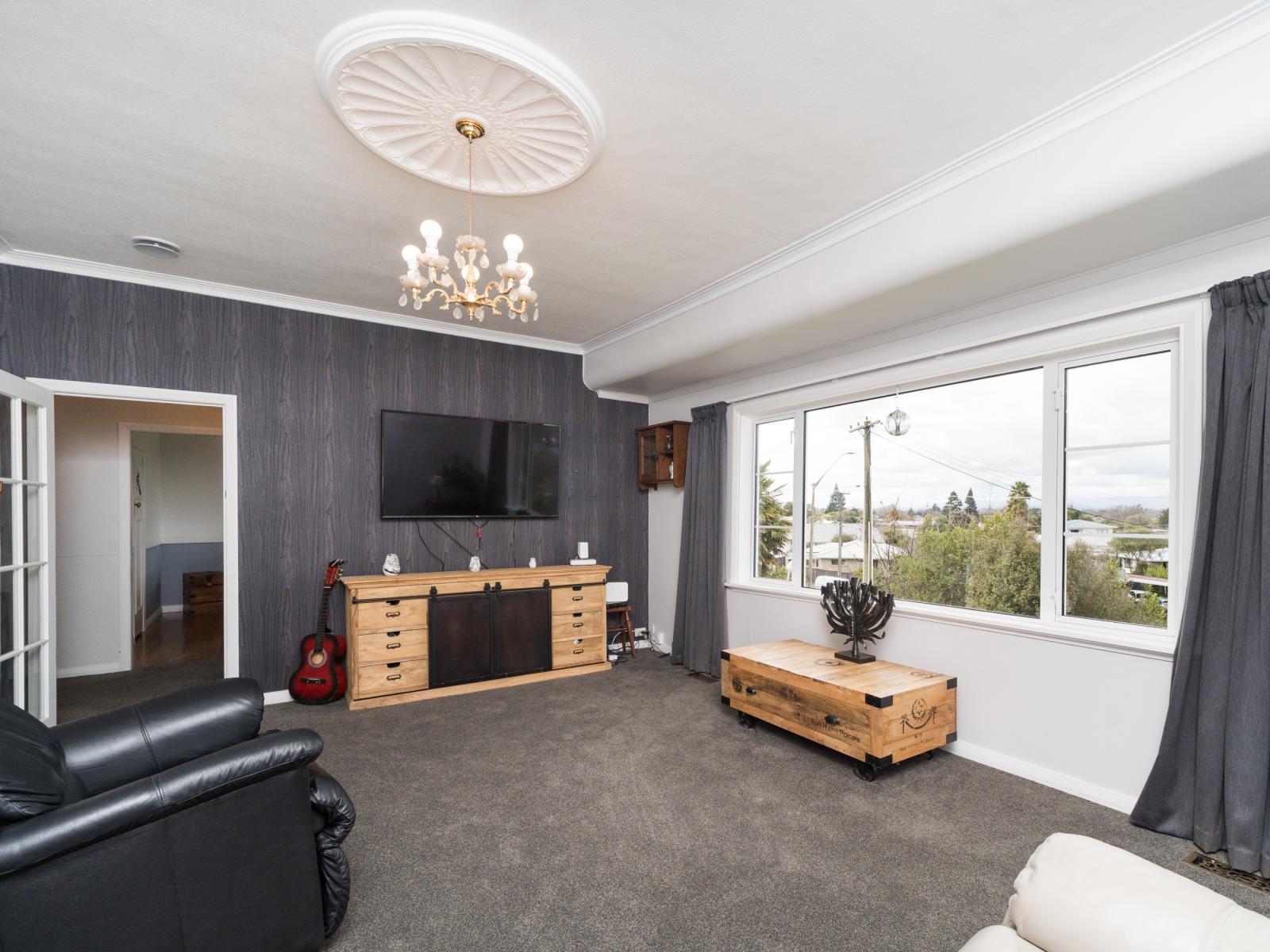 100 West Street, Feilding