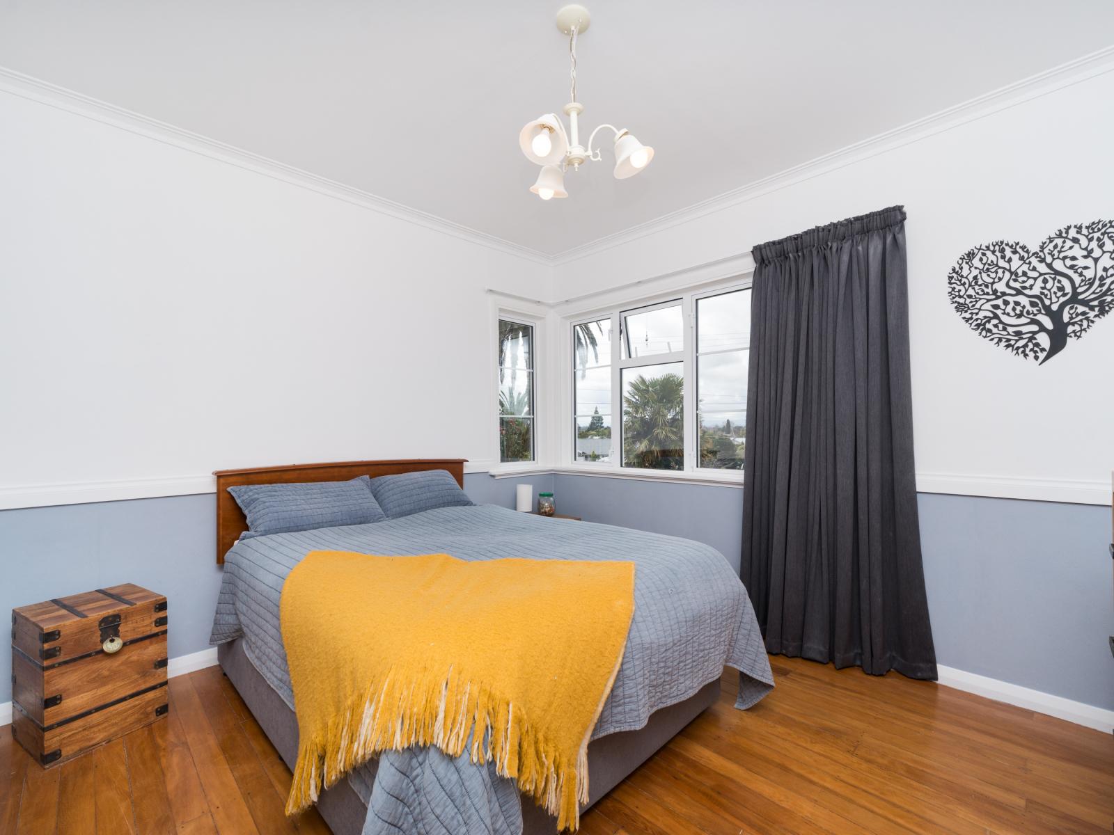 100 West Street, Feilding