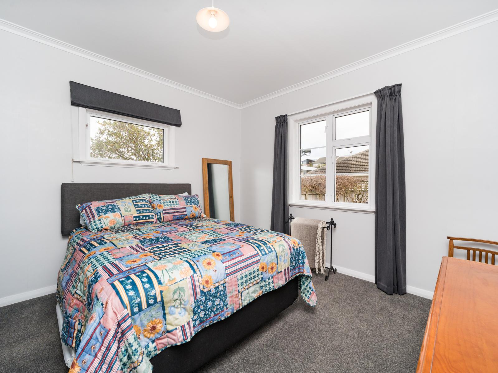 100 West Street, Feilding