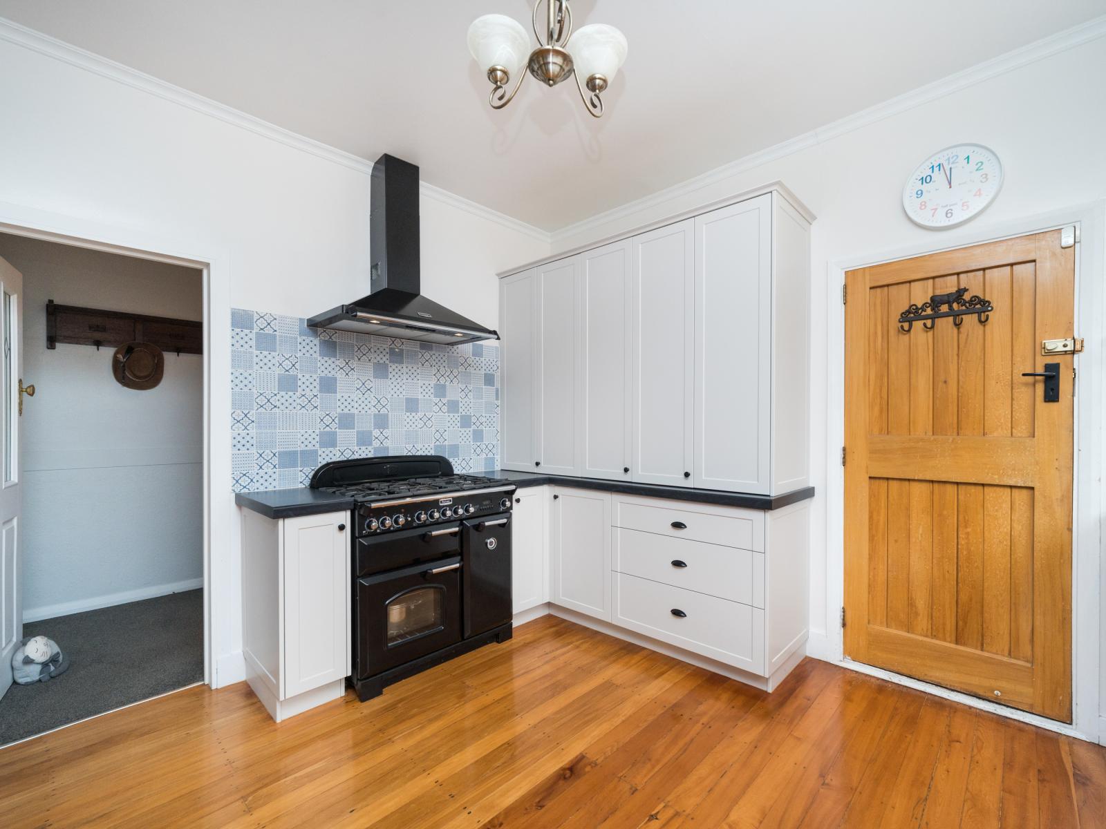 100 West Street, Feilding