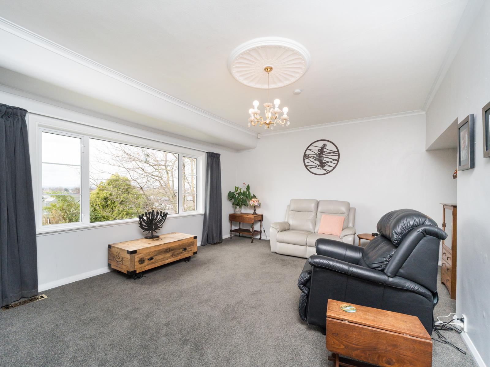 100 West Street, Feilding