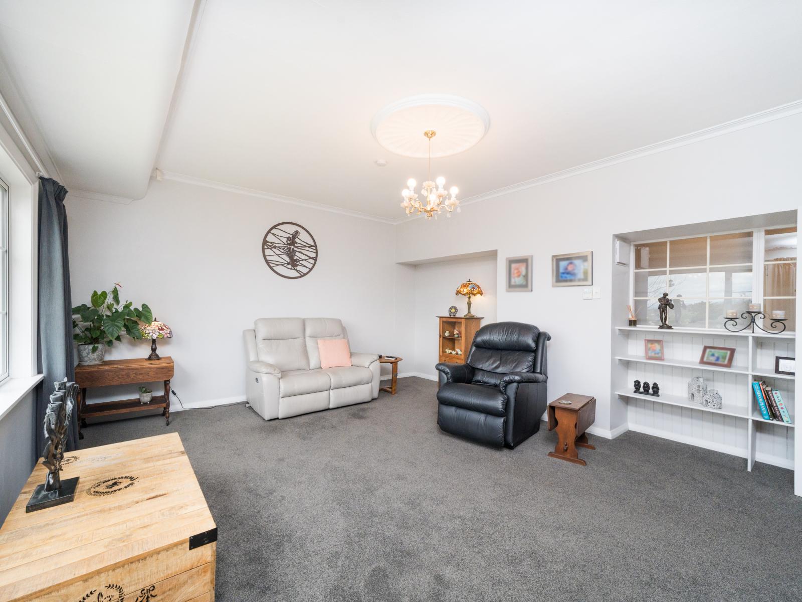 100 West Street, Feilding