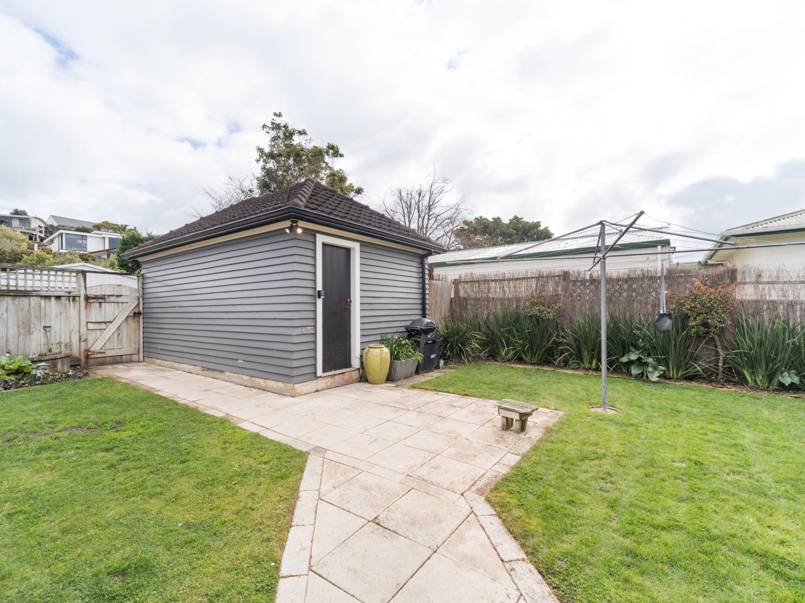 100 West Street, Feilding